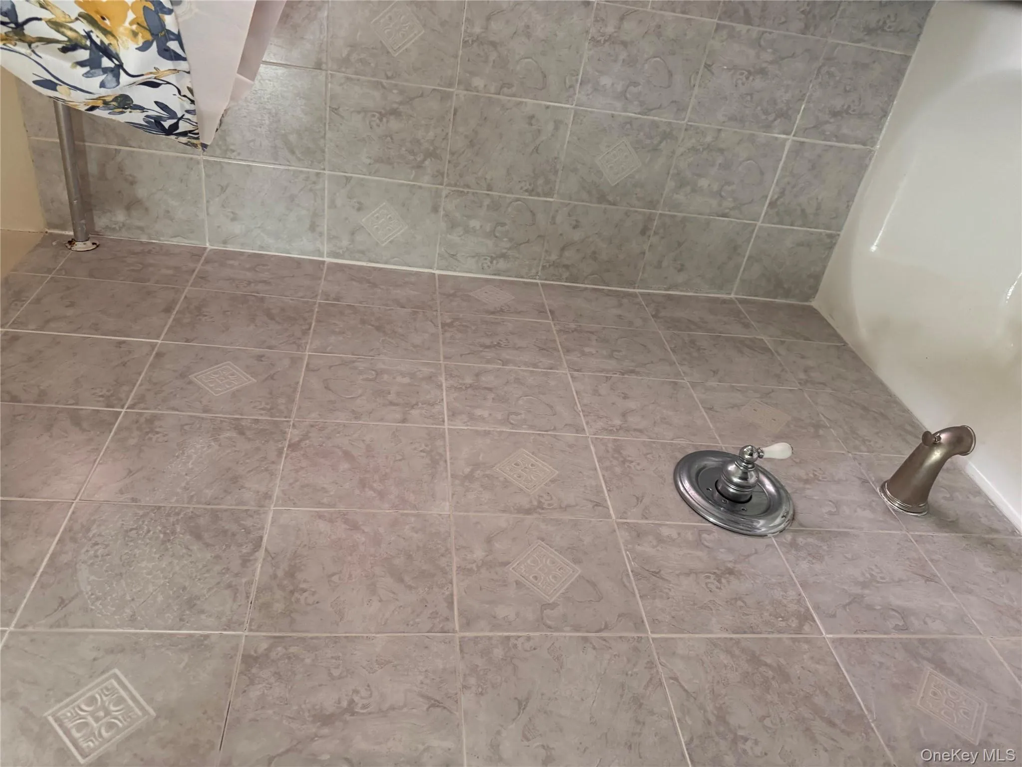 2187 Holland Avenue, New York, NY, 1 Bedroom Bedrooms, 4 Rooms Rooms,1 BathroomBathrooms,Residential Lease,For Rent,Holland,0,970631 2187 Holland Avenue, New York, NY, 1 Bedroom Bedrooms, 4 Rooms Rooms,1 BathroomBathrooms,Residential Lease,For Rent,Holland,0,970631