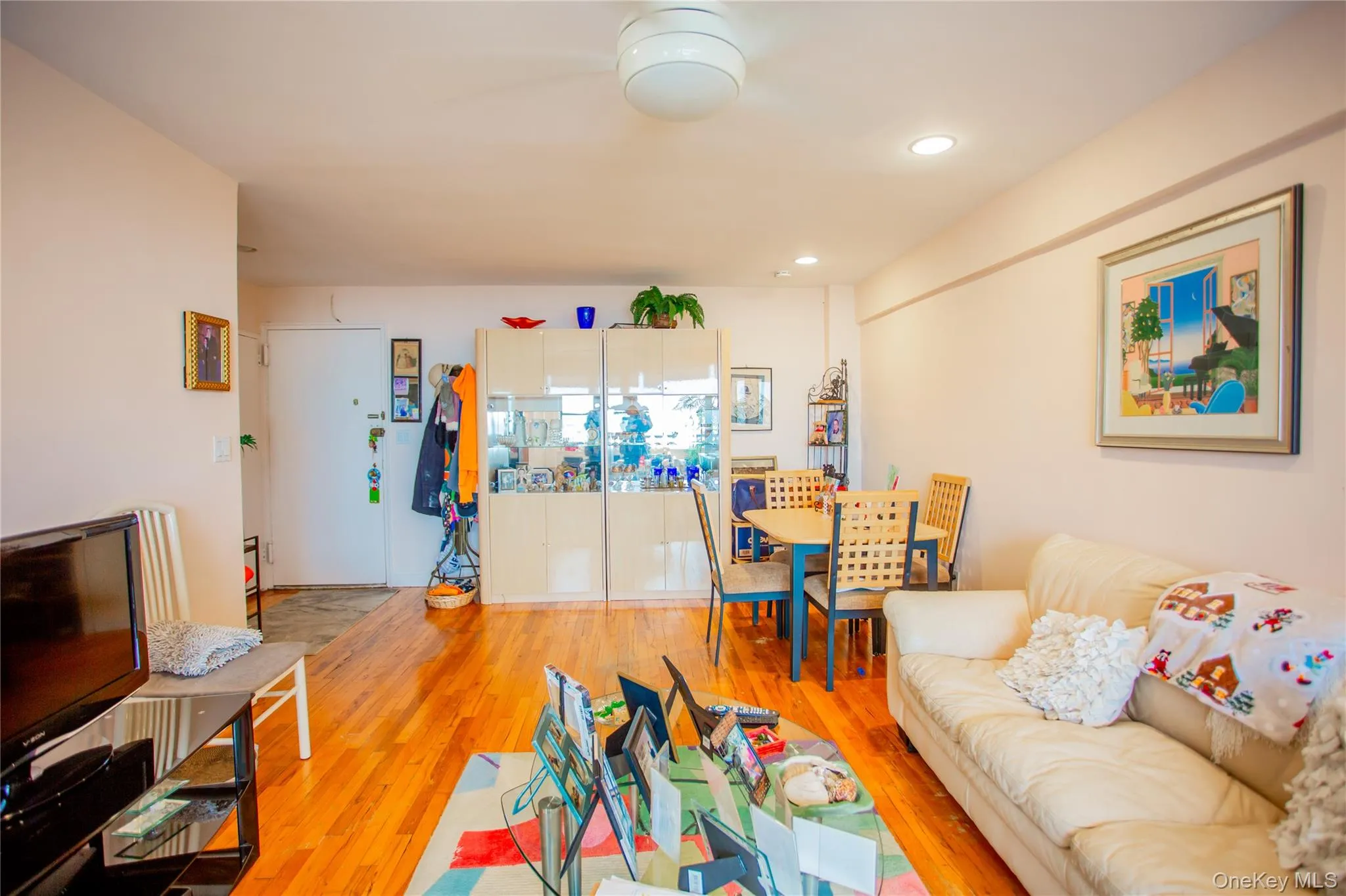 333 Broadway, Long Beach, NY, 1 Bedroom Bedrooms, 5 Rooms Rooms,1 BathroomBathrooms,Residential,For Rent,Broadway,0,970645 333 Broadway, Long Beach, NY, 1 Bedroom Bedrooms, 5 Rooms Rooms,1 BathroomBathrooms,Residential,For Rent,Broadway,0,970645