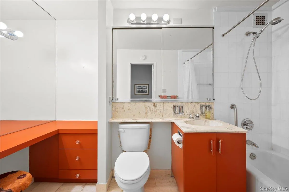 Hall Full bathroom Hall Full bathroom