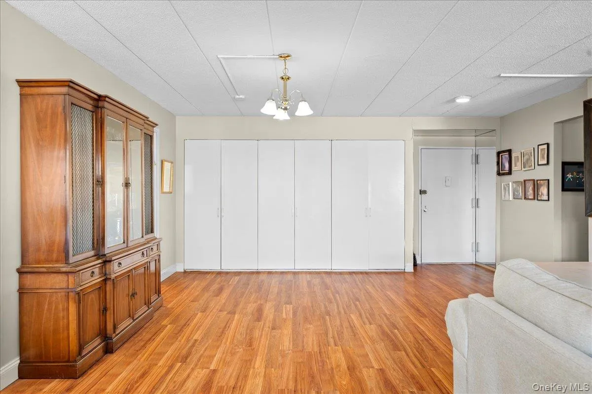 Entry with ample storage Entry with ample storage