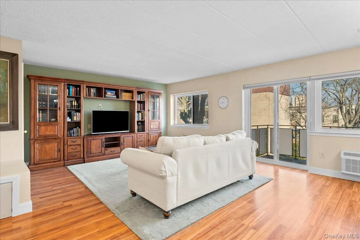 30 Greenridge Avenue, White Plains, NY, 1 Bedroom Bedrooms, 4 Rooms Rooms,2 BathroomsBathrooms,Residential,For Rent,Greenridge,0,970657 30 Greenridge Avenue, White Plains, NY, 1 Bedroom Bedrooms, 4 Rooms Rooms,2 BathroomsBathrooms,Residential,For Rent,Greenridge,0,970657