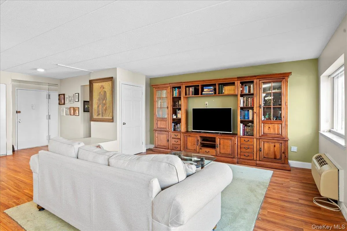 30 Greenridge Avenue, White Plains, NY, 1 Bedroom Bedrooms, 4 Rooms Rooms,2 BathroomsBathrooms,Residential,For Rent,Greenridge,0,970657 30 Greenridge Avenue, White Plains, NY, 1 Bedroom Bedrooms, 4 Rooms Rooms,2 BathroomsBathrooms,Residential,For Rent,Greenridge,0,970657