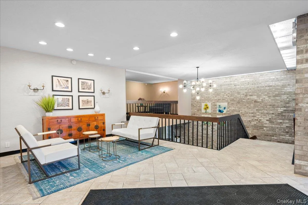 30 Greenridge Avenue, White Plains, NY, 1 Bedroom Bedrooms, 4 Rooms Rooms,2 BathroomsBathrooms,Residential,For Rent,Greenridge,0,970657 30 Greenridge Avenue, White Plains, NY, 1 Bedroom Bedrooms, 4 Rooms Rooms,2 BathroomsBathrooms,Residential,For Rent,Greenridge,0,970657