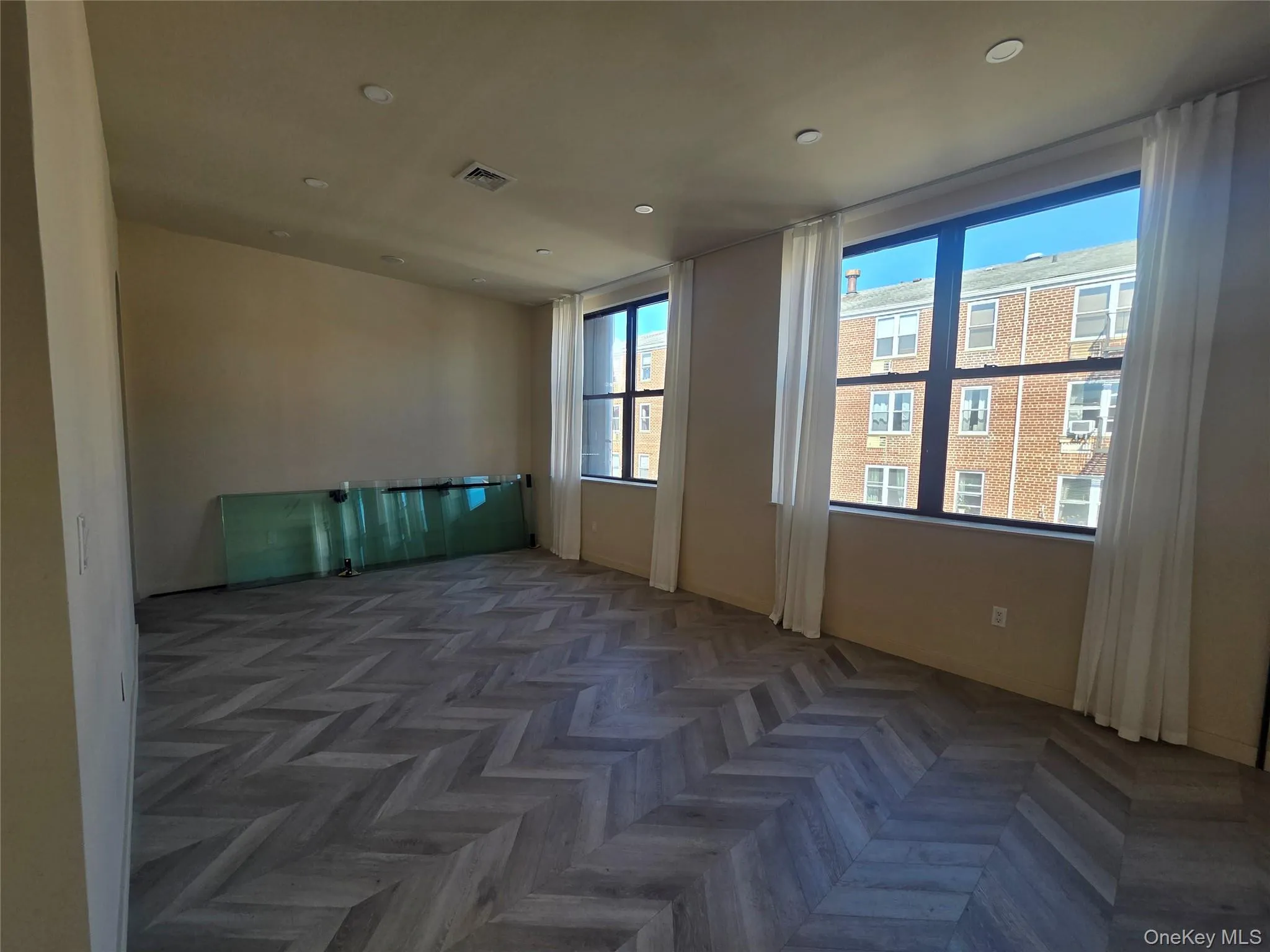 39-11-13 Bell Blvd Boulevard, New York, NY, ,Commercial Lease,For Rent,Bell Blvd,0,970658 39-11-13 Bell Blvd Boulevard, New York, NY, ,Commercial Lease,For Rent,Bell Blvd,0,970658