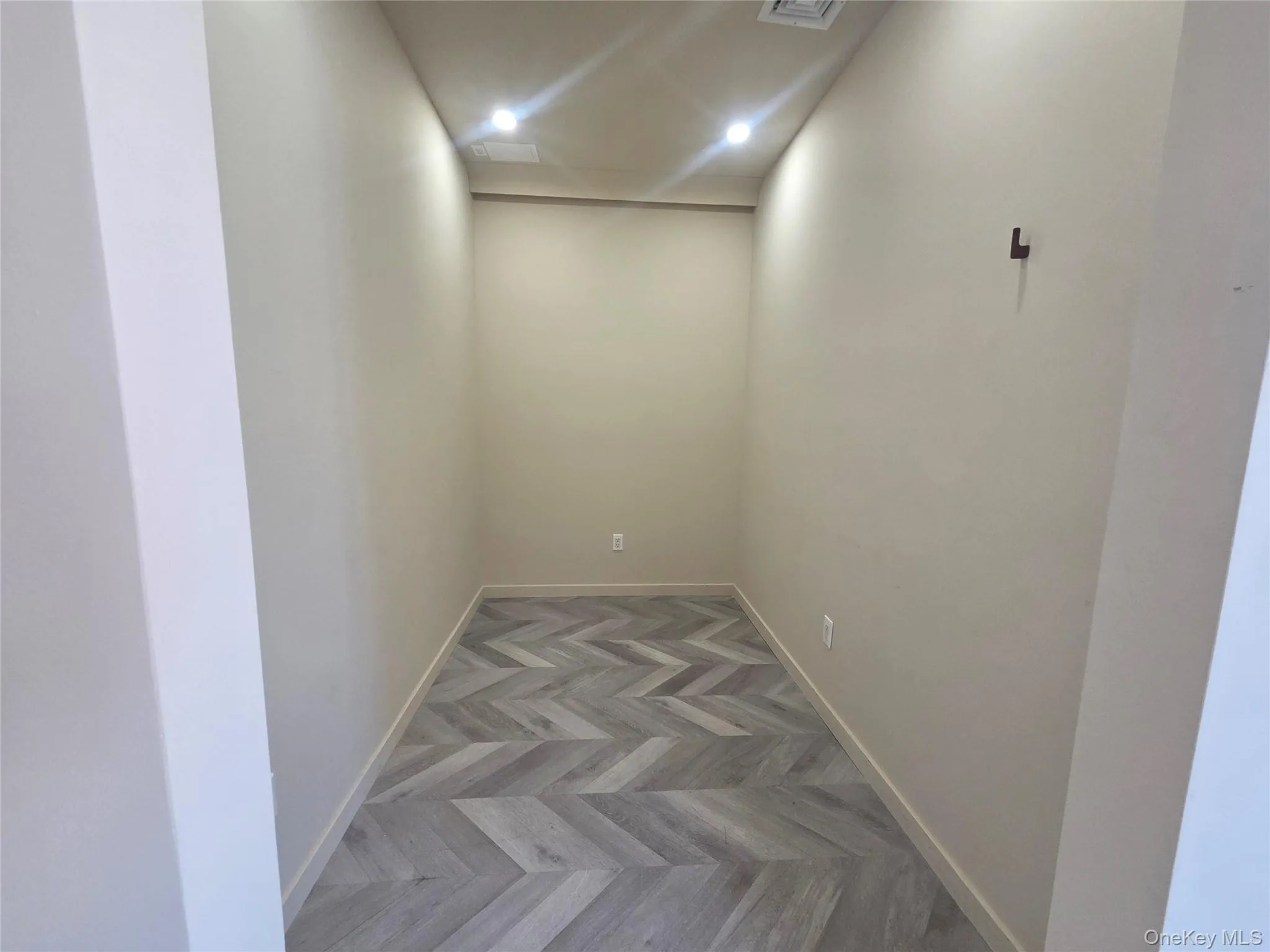 39-11-13 Bell Blvd Boulevard, New York, NY, ,Commercial Lease,For Rent,Bell Blvd,0,970658 39-11-13 Bell Blvd Boulevard, New York, NY, ,Commercial Lease,For Rent,Bell Blvd,0,970658