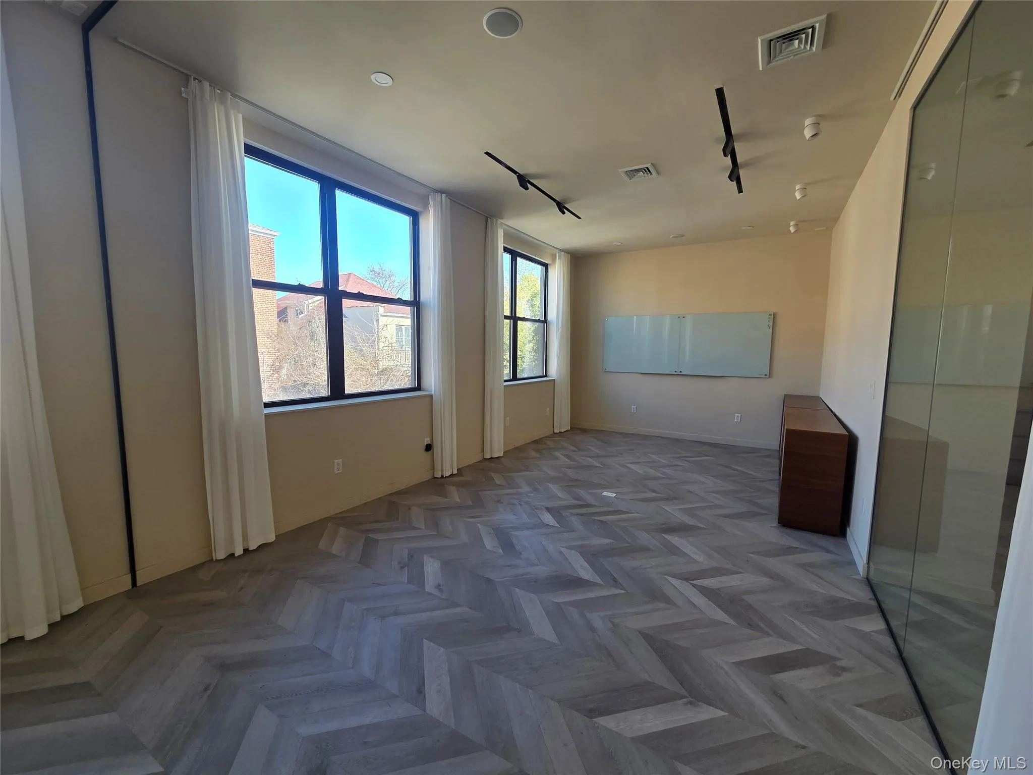 39-11-13 Bell Blvd Boulevard, New York, NY, ,Commercial Lease,For Rent,Bell Blvd,0,970658 39-11-13 Bell Blvd Boulevard, New York, NY, ,Commercial Lease,For Rent,Bell Blvd,0,970658