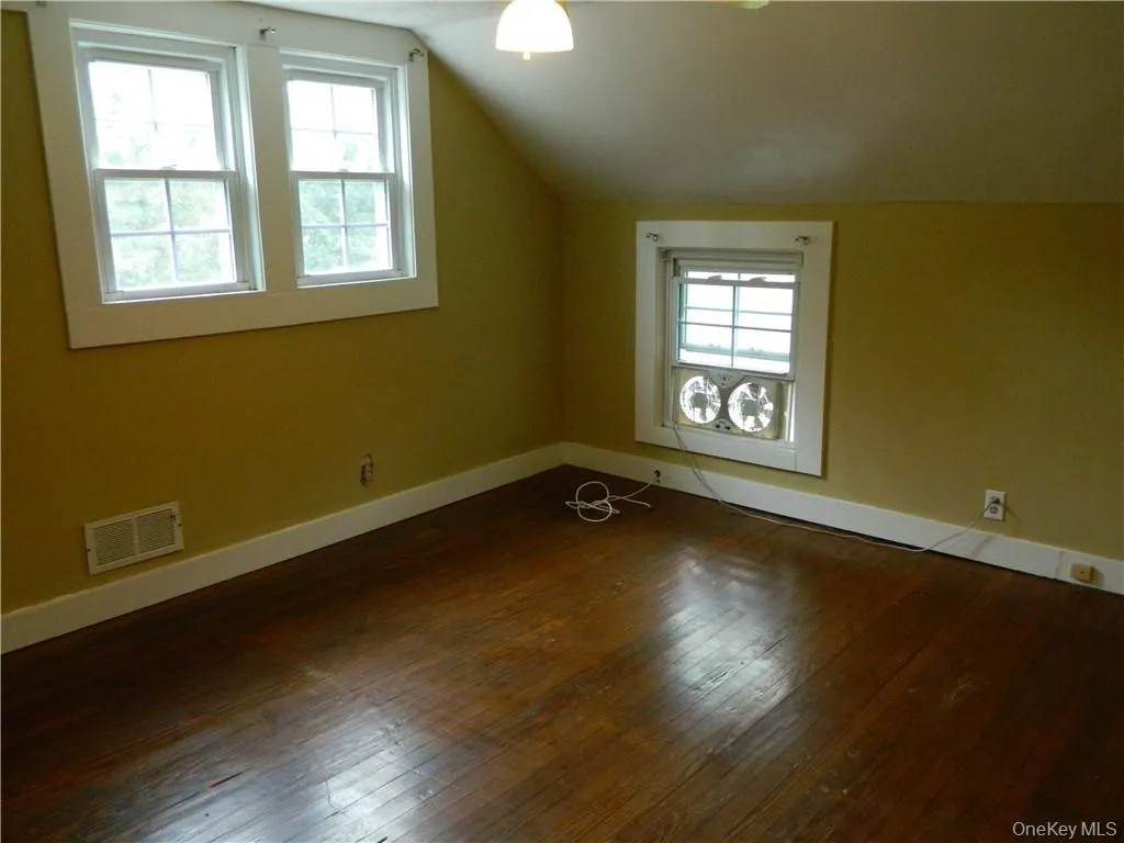 34 Kings Highway, Clarkstown, NY, 2 Bedrooms Bedrooms, 9 Rooms Rooms,2 BathroomsBathrooms,Residential Lease,For Rent,Kings,0,970661 34 Kings Highway, Clarkstown, NY, 2 Bedrooms Bedrooms, 9 Rooms Rooms,2 BathroomsBathrooms,Residential Lease,For Rent,Kings,0,970661