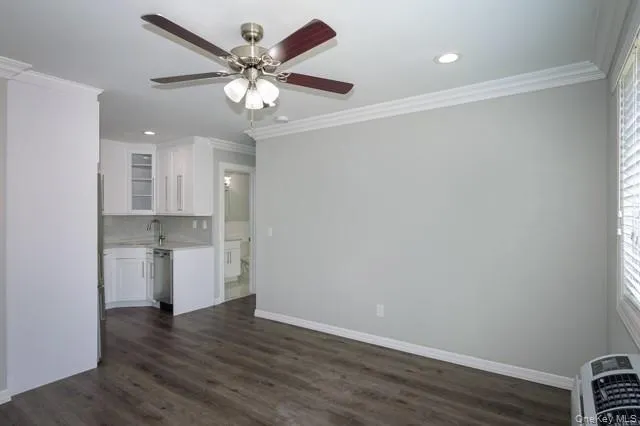 105 Lincoln Avenue, Islip, NY, 1 Bedroom Bedrooms, 4 Rooms Rooms,1 BathroomBathrooms,Residential Lease,For Rent,Lincoln,0,970662 105 Lincoln Avenue, Islip, NY, 1 Bedroom Bedrooms, 4 Rooms Rooms,1 BathroomBathrooms,Residential Lease,For Rent,Lincoln,0,970662