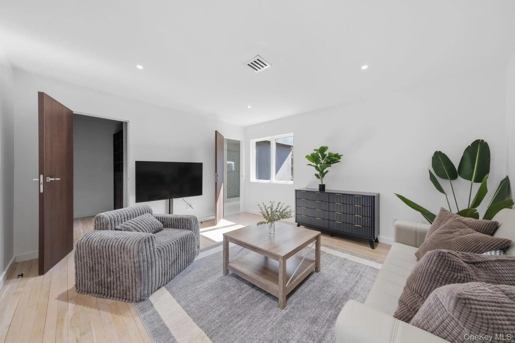 31 Chestnut Hill Drive, Oyster Bay, NY, 6 Bedrooms Bedrooms, 26 Rooms Rooms,6 BathroomsBathrooms,Residential Sale,For Rent,Chestnut Hill,0,970669 31 Chestnut Hill Drive, Oyster Bay, NY, 6 Bedrooms Bedrooms, 26 Rooms Rooms,6 BathroomsBathrooms,Residential Sale,For Rent,Chestnut Hill,0,970669