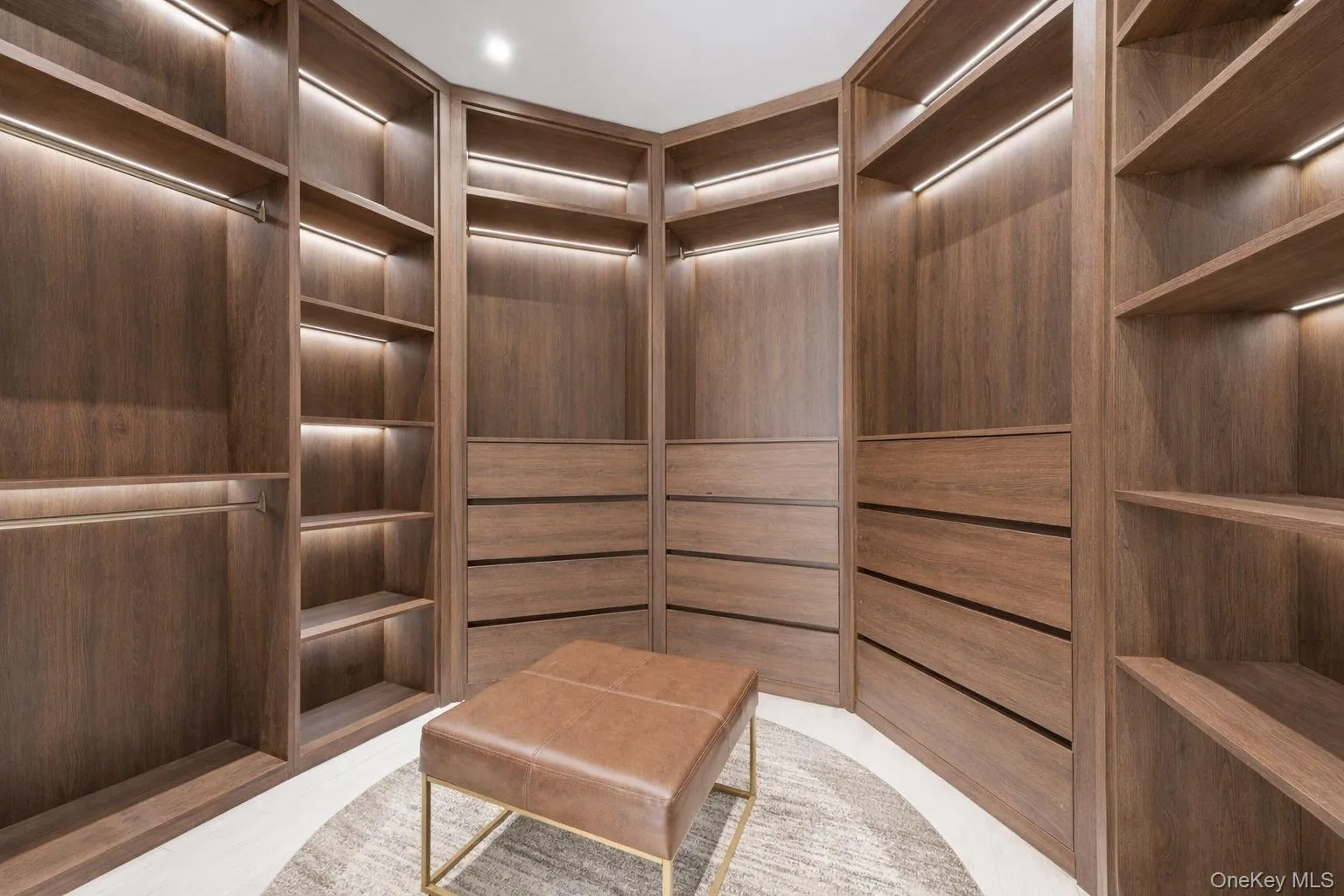 31 Chestnut Hill Drive, Oyster Bay, NY, 6 Bedrooms Bedrooms, 26 Rooms Rooms,6 BathroomsBathrooms,Residential Sale,For Rent,Chestnut Hill,0,970669 31 Chestnut Hill Drive, Oyster Bay, NY, 6 Bedrooms Bedrooms, 26 Rooms Rooms,6 BathroomsBathrooms,Residential Sale,For Rent,Chestnut Hill,0,970669