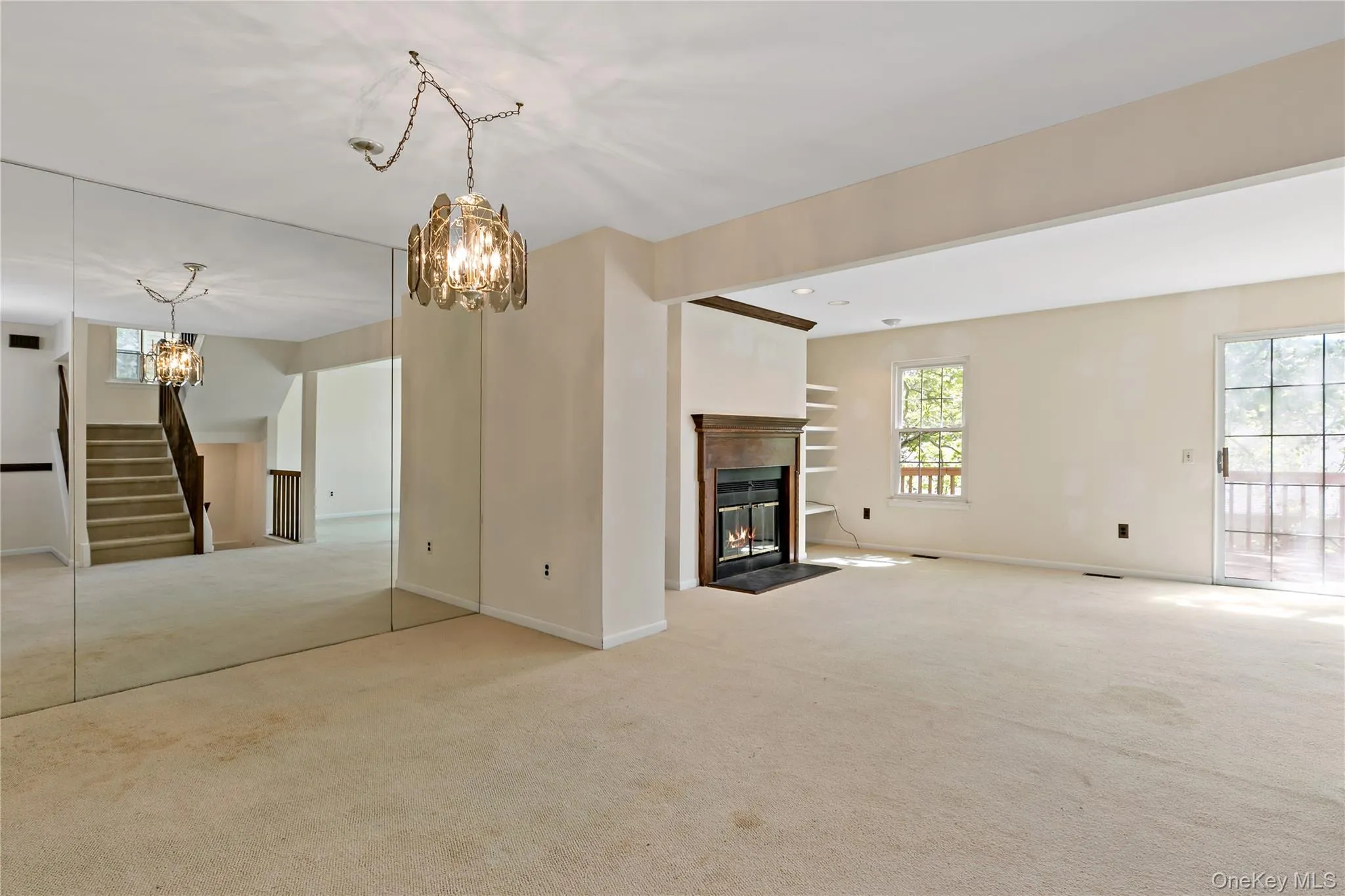 Living/Dining Living/Dining
