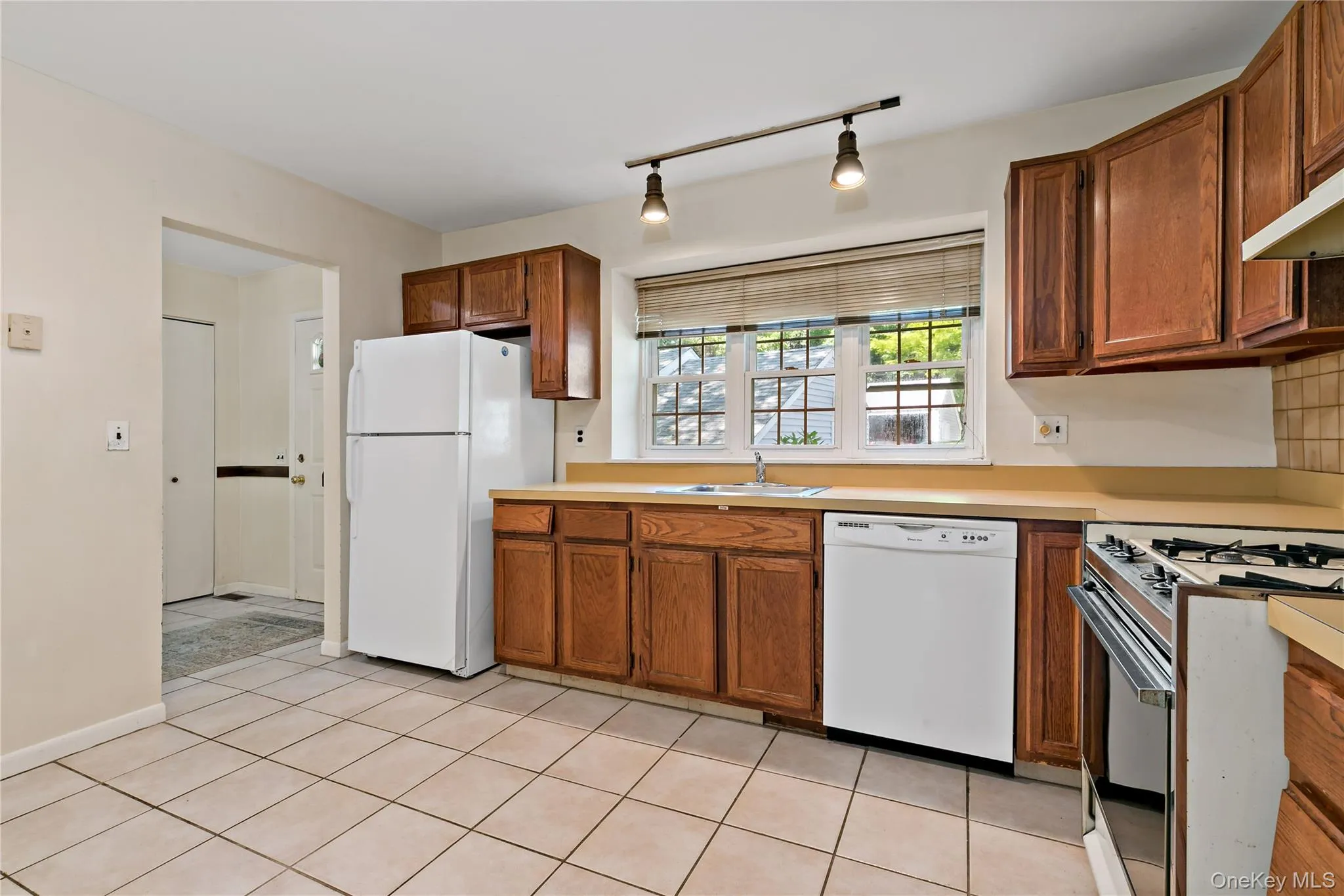 402 Carrollwood Drive, Greenburgh, NY, 2 Bedrooms Bedrooms, 5 Rooms Rooms,2 BathroomsBathrooms,Residential,For Rent,Carrollwood,0,970670 402 Carrollwood Drive, Greenburgh, NY, 2 Bedrooms Bedrooms, 5 Rooms Rooms,2 BathroomsBathrooms,Residential,For Rent,Carrollwood,0,970670