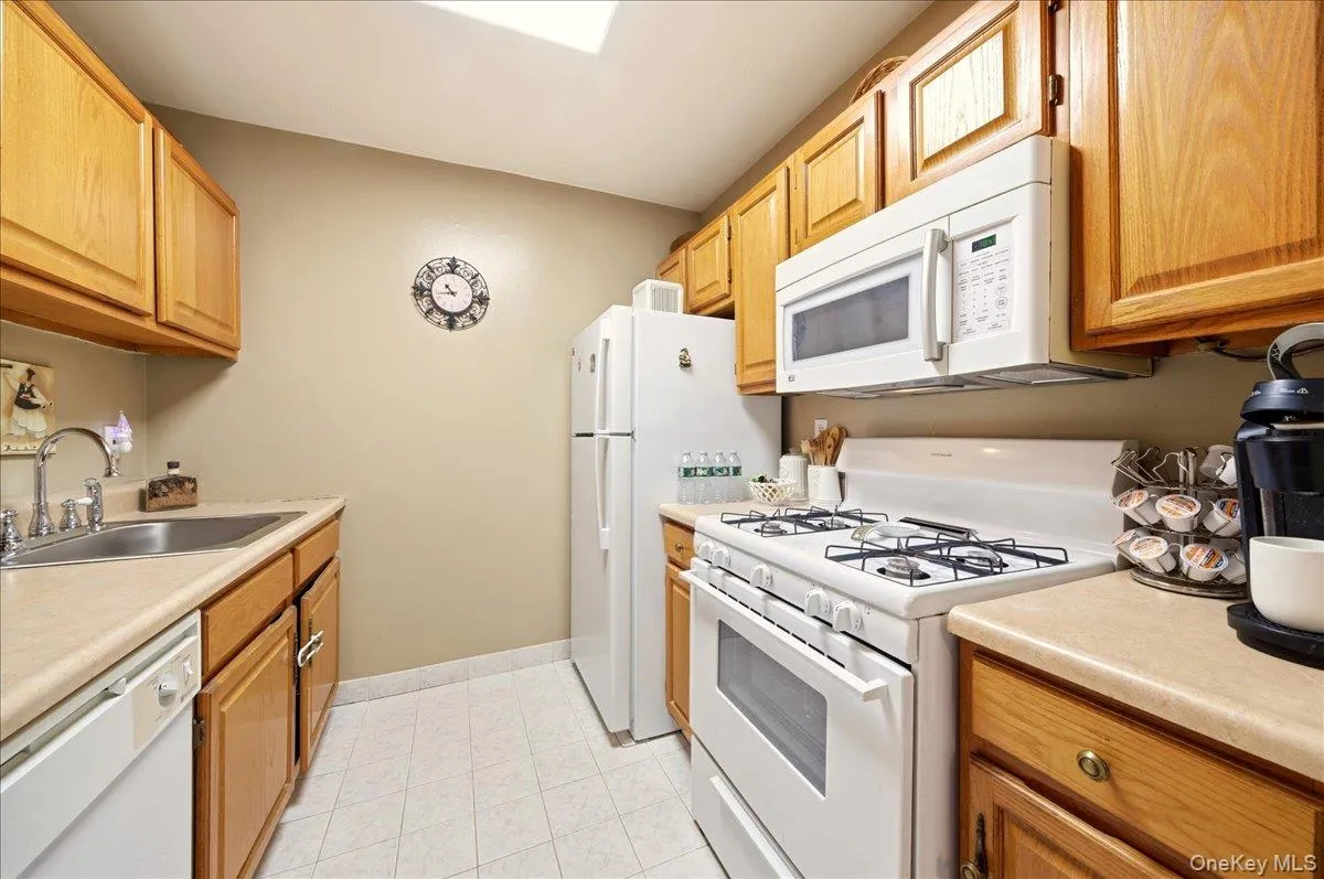 9 Country Place, Yorktown, NY, 1 Bedroom Bedrooms, 4 Rooms Rooms,1 BathroomBathrooms,Residential,For Rent,Country,0,970680 9 Country Place, Yorktown, NY, 1 Bedroom Bedrooms, 4 Rooms Rooms,1 BathroomBathrooms,Residential,For Rent,Country,0,970680