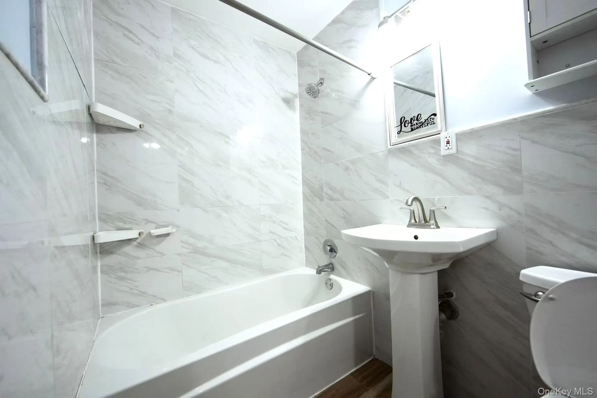 32 Needle Lane, Hempstead, NY, 5 Bedrooms Bedrooms, 8 Rooms Rooms,2 BathroomsBathrooms,Residential Lease,For Rent,Needle,0,970681 32 Needle Lane, Hempstead, NY, 5 Bedrooms Bedrooms, 8 Rooms Rooms,2 BathroomsBathrooms,Residential Lease,For Rent,Needle,0,970681