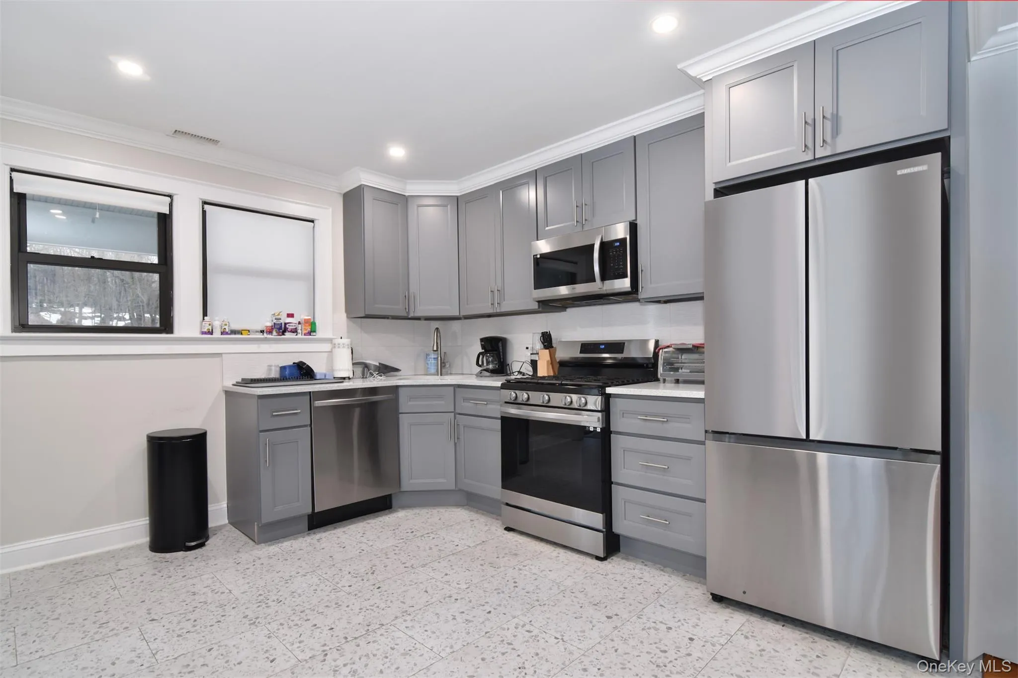 Fully renovated kitchen with 3 year old stainless steel appliances. Fully renovated kitchen with 3 year old stainless steel appliances.