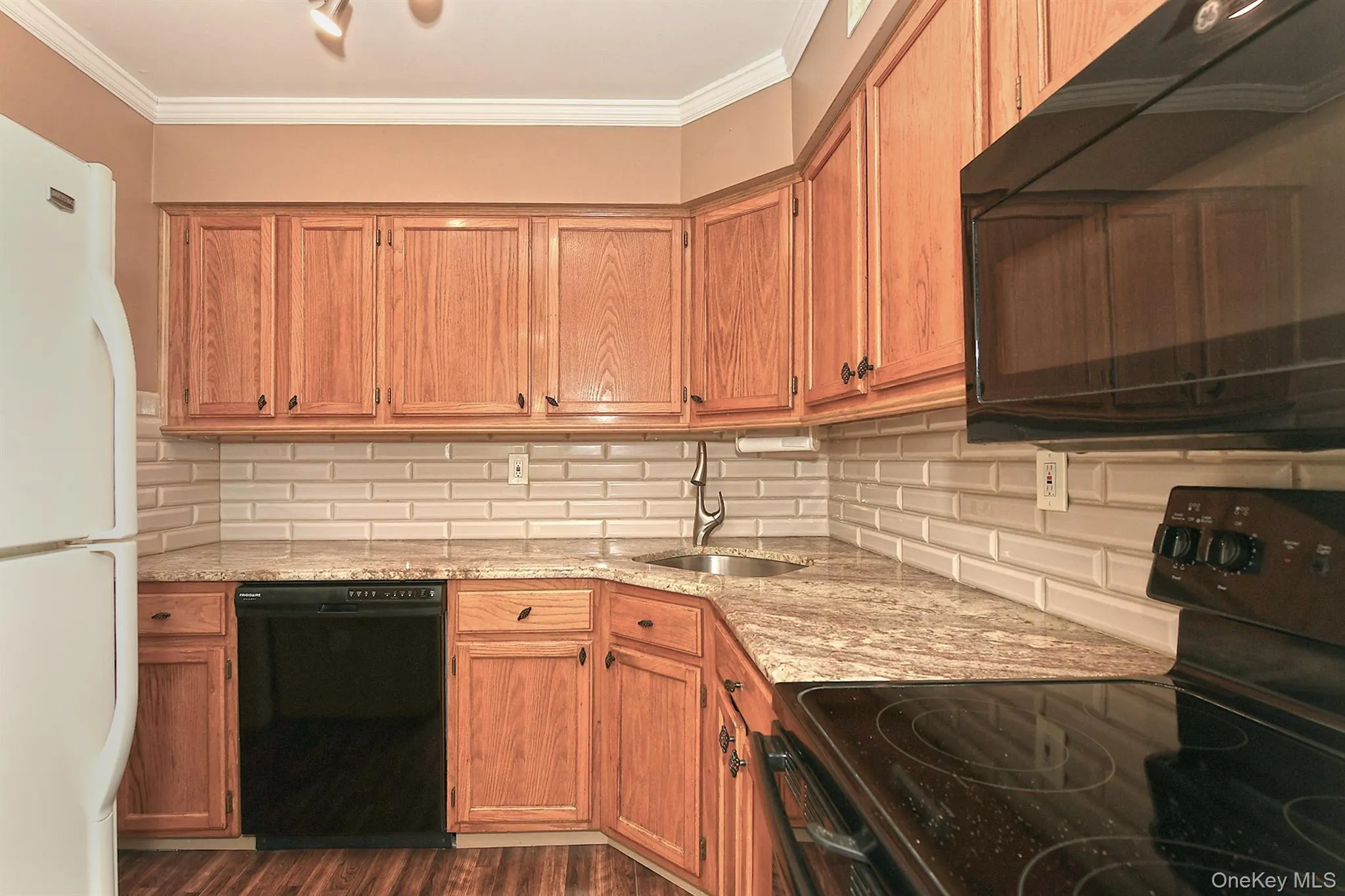 171 Fairview Circle, Brookhaven, NY, 2 Bedrooms Bedrooms, 5 Rooms Rooms,1 BathroomBathrooms,Residential Lease,For Rent,Fairview,0,970688 171 Fairview Circle, Brookhaven, NY, 2 Bedrooms Bedrooms, 5 Rooms Rooms,1 BathroomBathrooms,Residential Lease,For Rent,Fairview,0,970688