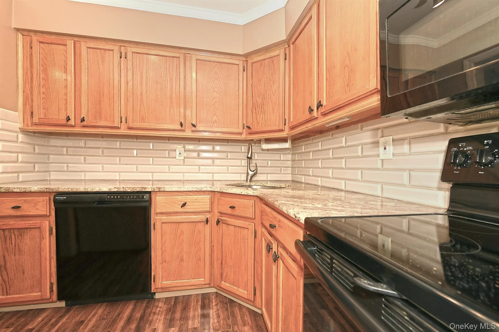 171 Fairview Circle, Brookhaven, NY, 2 Bedrooms Bedrooms, 5 Rooms Rooms,1 BathroomBathrooms,Residential Lease,For Rent,Fairview,0,970688 171 Fairview Circle, Brookhaven, NY, 2 Bedrooms Bedrooms, 5 Rooms Rooms,1 BathroomBathrooms,Residential Lease,For Rent,Fairview,0,970688