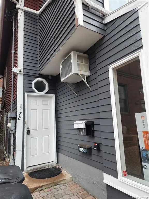 78 Burd Street, Orangetown, NY, 2 Bedrooms Bedrooms, 6 Rooms Rooms,1 BathroomBathrooms,Residential Lease,For Rent,Burd,0,970696 78 Burd Street, Orangetown, NY, 2 Bedrooms Bedrooms, 6 Rooms Rooms,1 BathroomBathrooms,Residential Lease,For Rent,Burd,0,970696