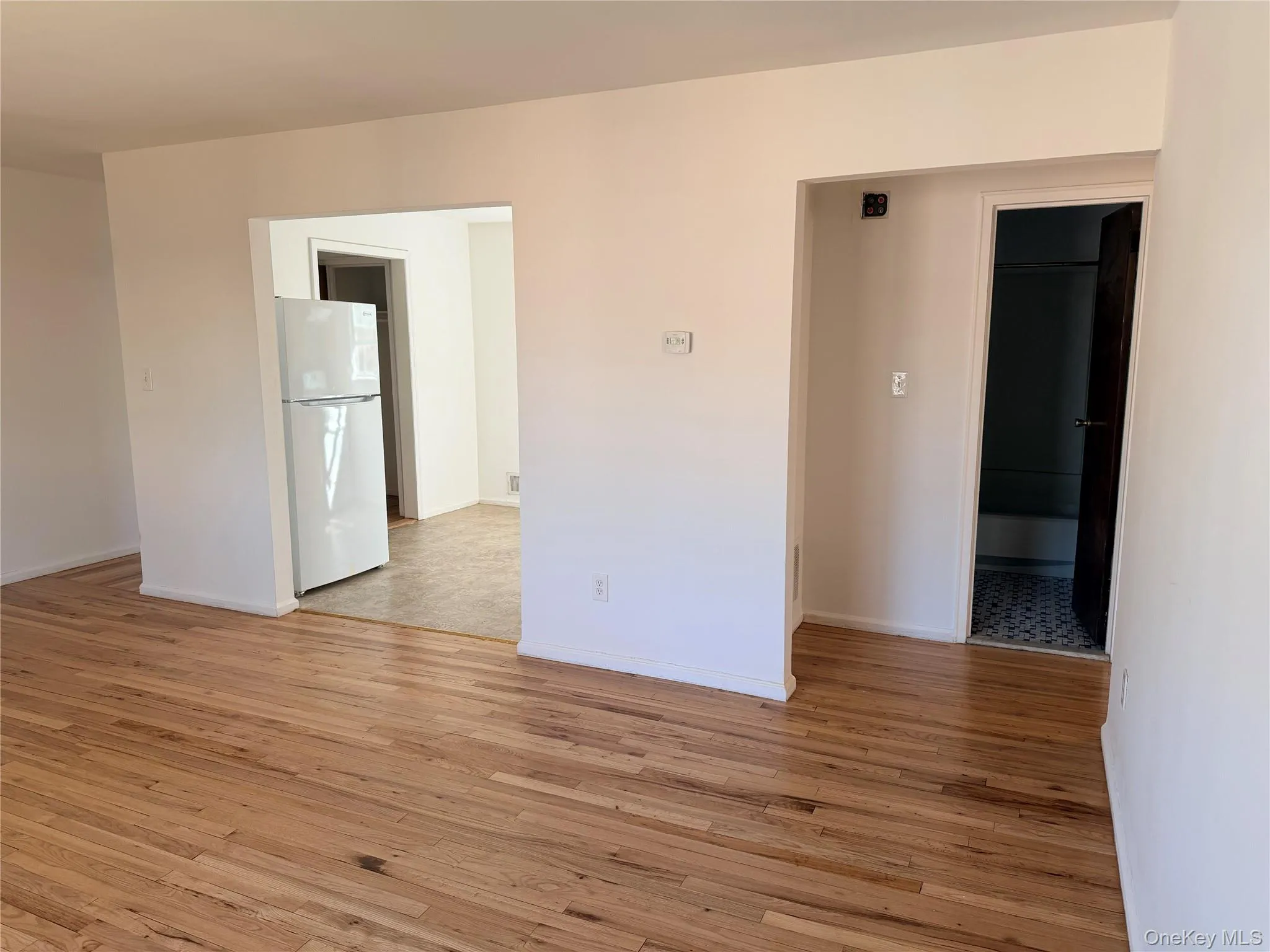 86 Mc Loughlin Street, Glen Cove, NY, 2 Bedrooms Bedrooms, 4 Rooms Rooms,1 BathroomBathrooms,Residential Lease,For Rent,Mc Loughlin,0,970704 86 Mc Loughlin Street, Glen Cove, NY, 2 Bedrooms Bedrooms, 4 Rooms Rooms,1 BathroomBathrooms,Residential Lease,For Rent,Mc Loughlin,0,970704