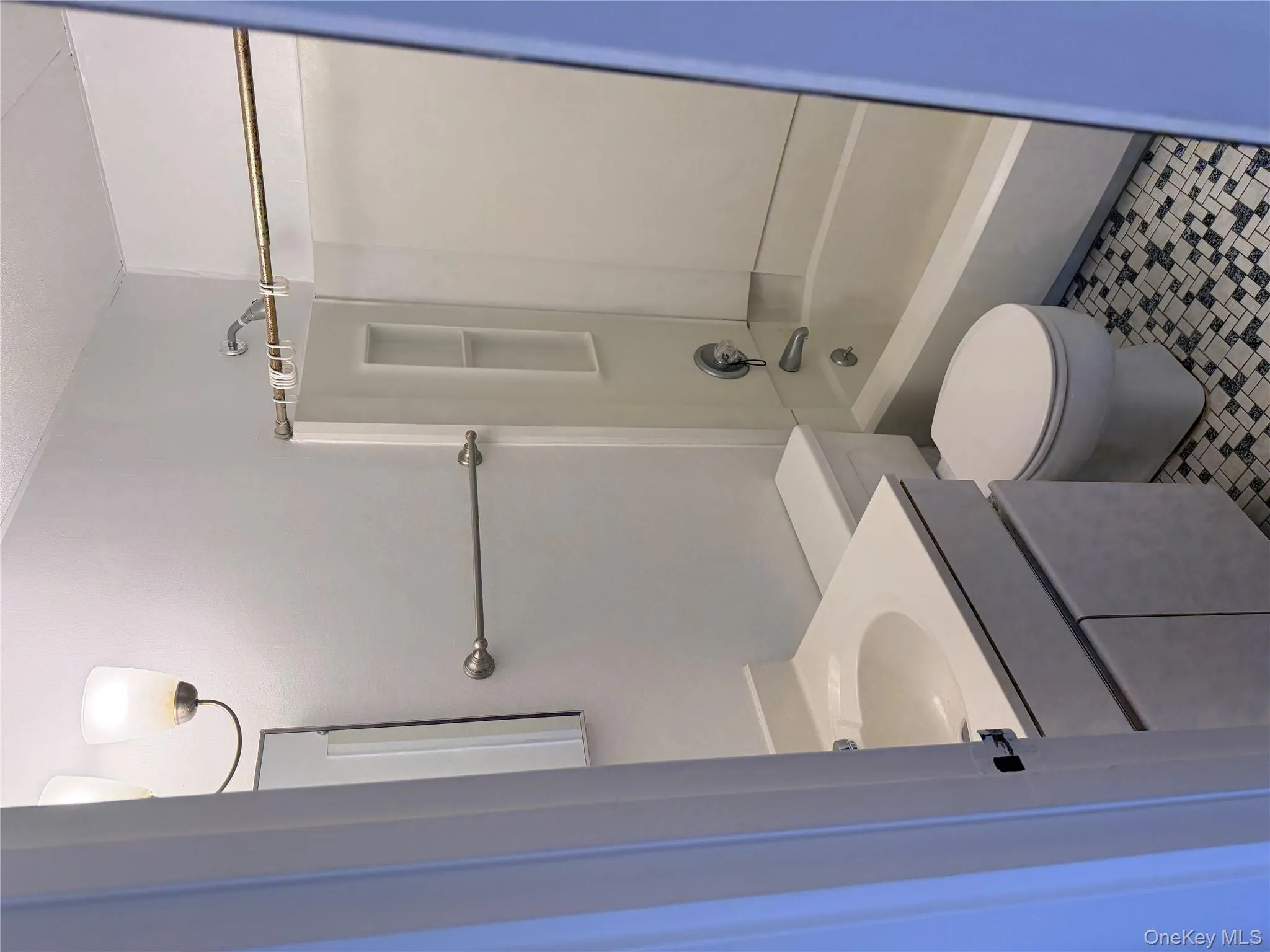 86 Mc Loughlin Street, Glen Cove, NY, 2 Bedrooms Bedrooms, 4 Rooms Rooms,1 BathroomBathrooms,Residential Lease,For Rent,Mc Loughlin,0,970704 86 Mc Loughlin Street, Glen Cove, NY, 2 Bedrooms Bedrooms, 4 Rooms Rooms,1 BathroomBathrooms,Residential Lease,For Rent,Mc Loughlin,0,970704