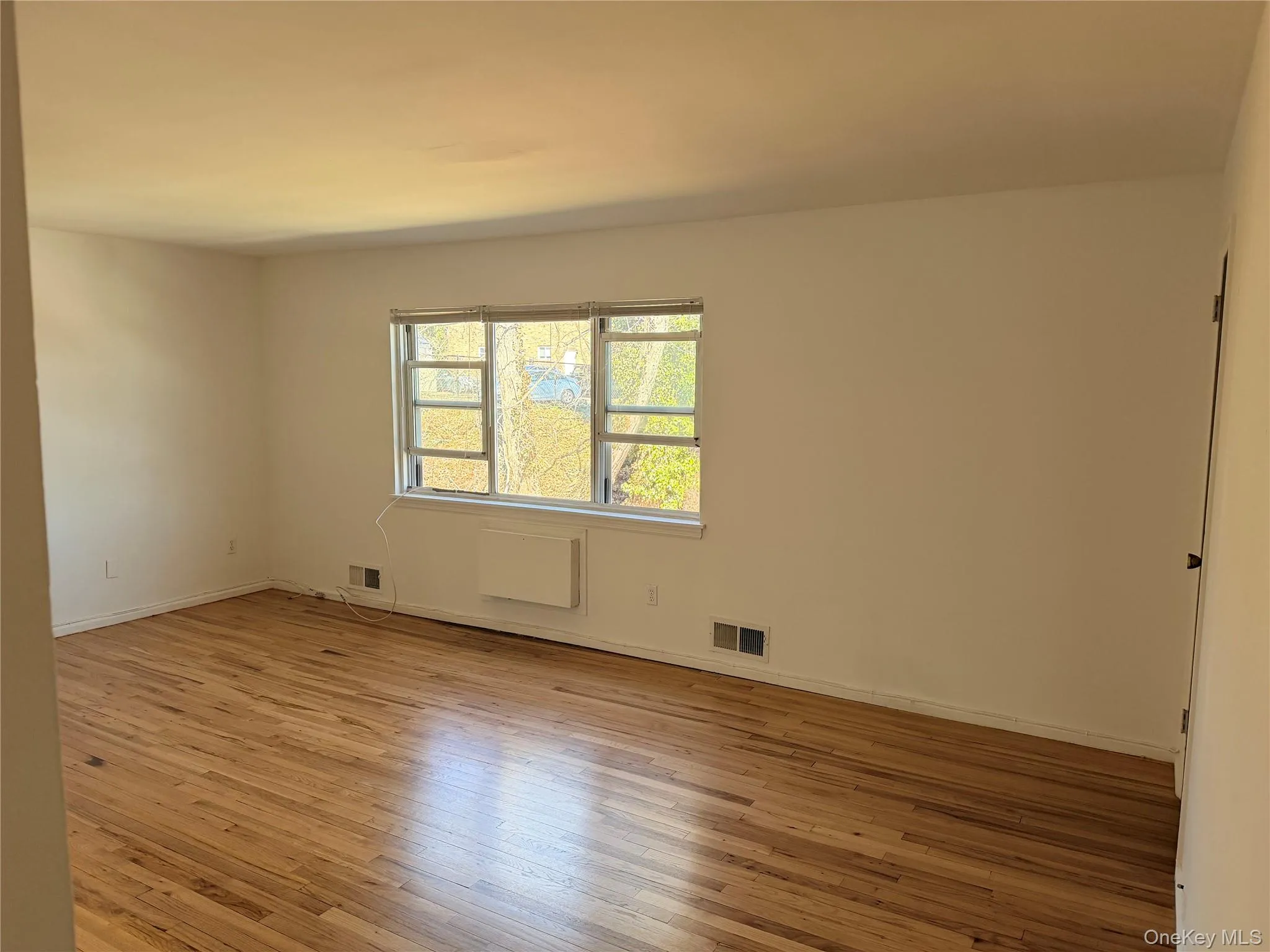 86 Mc Loughlin Street, Glen Cove, NY, 2 Bedrooms Bedrooms, 4 Rooms Rooms,1 BathroomBathrooms,Residential Lease,For Rent,Mc Loughlin,0,970704 86 Mc Loughlin Street, Glen Cove, NY, 2 Bedrooms Bedrooms, 4 Rooms Rooms,1 BathroomBathrooms,Residential Lease,For Rent,Mc Loughlin,0,970704