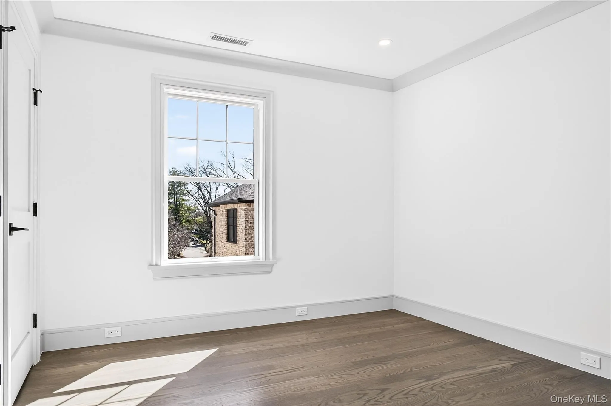 7 Victoria Lane, Yonkers, NY, 3 Bedrooms Bedrooms, 6 Rooms Rooms,2 BathroomsBathrooms,Residential Lease,For Rent,Victoria,0,970727 7 Victoria Lane, Yonkers, NY, 3 Bedrooms Bedrooms, 6 Rooms Rooms,2 BathroomsBathrooms,Residential Lease,For Rent,Victoria,0,970727