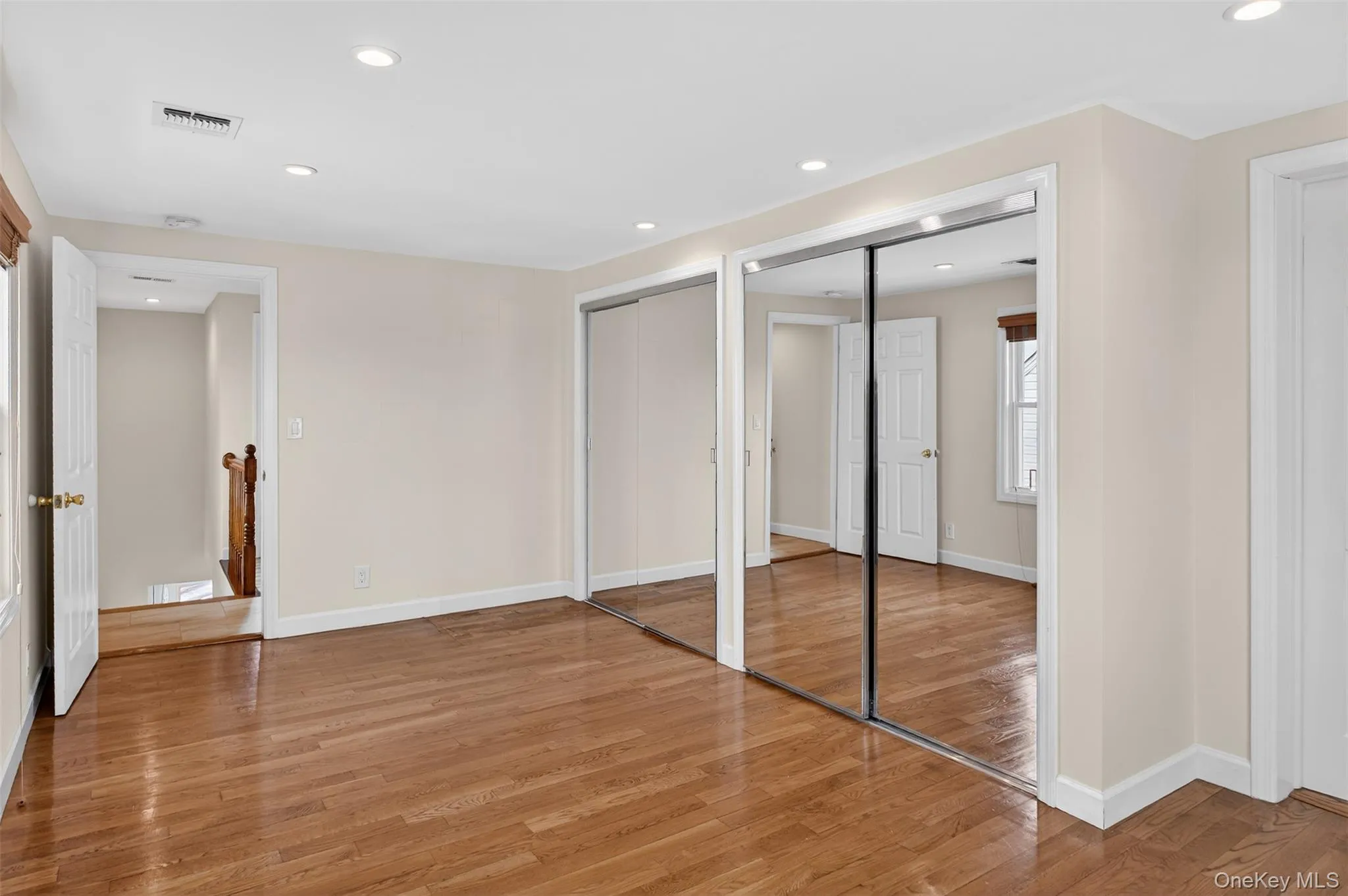 256 Royal Avenue, North Hempstead, NY, 2 Bedrooms Bedrooms, 5 Rooms Rooms,3 BathroomsBathrooms,Residential Lease,For Rent,Royal,0,970748 256 Royal Avenue, North Hempstead, NY, 2 Bedrooms Bedrooms, 5 Rooms Rooms,3 BathroomsBathrooms,Residential Lease,For Rent,Royal,0,970748