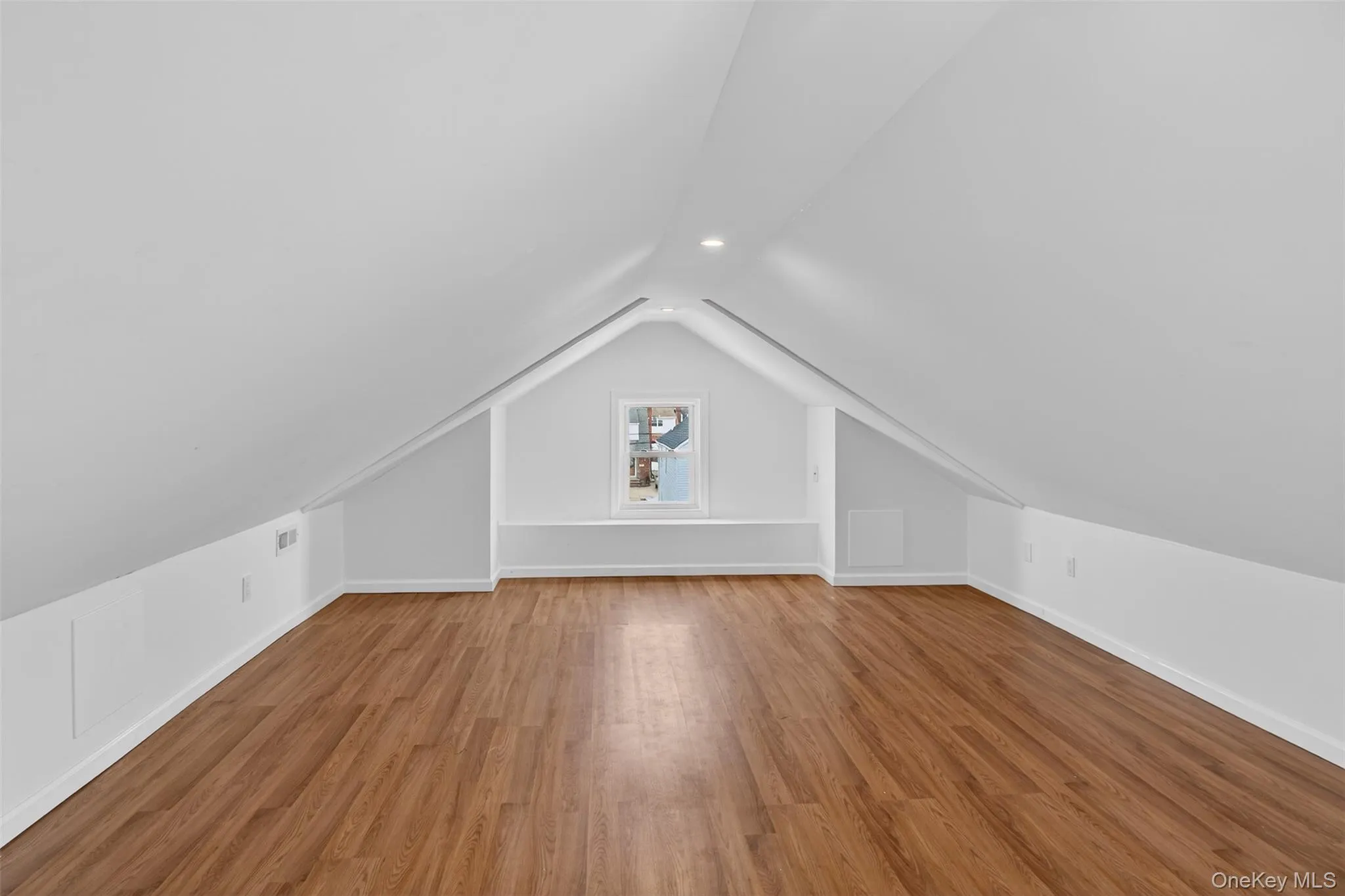 256 Royal Avenue, North Hempstead, NY, 2 Bedrooms Bedrooms, 5 Rooms Rooms,3 BathroomsBathrooms,Residential Lease,For Rent,Royal,0,970748 256 Royal Avenue, North Hempstead, NY, 2 Bedrooms Bedrooms, 5 Rooms Rooms,3 BathroomsBathrooms,Residential Lease,For Rent,Royal,0,970748