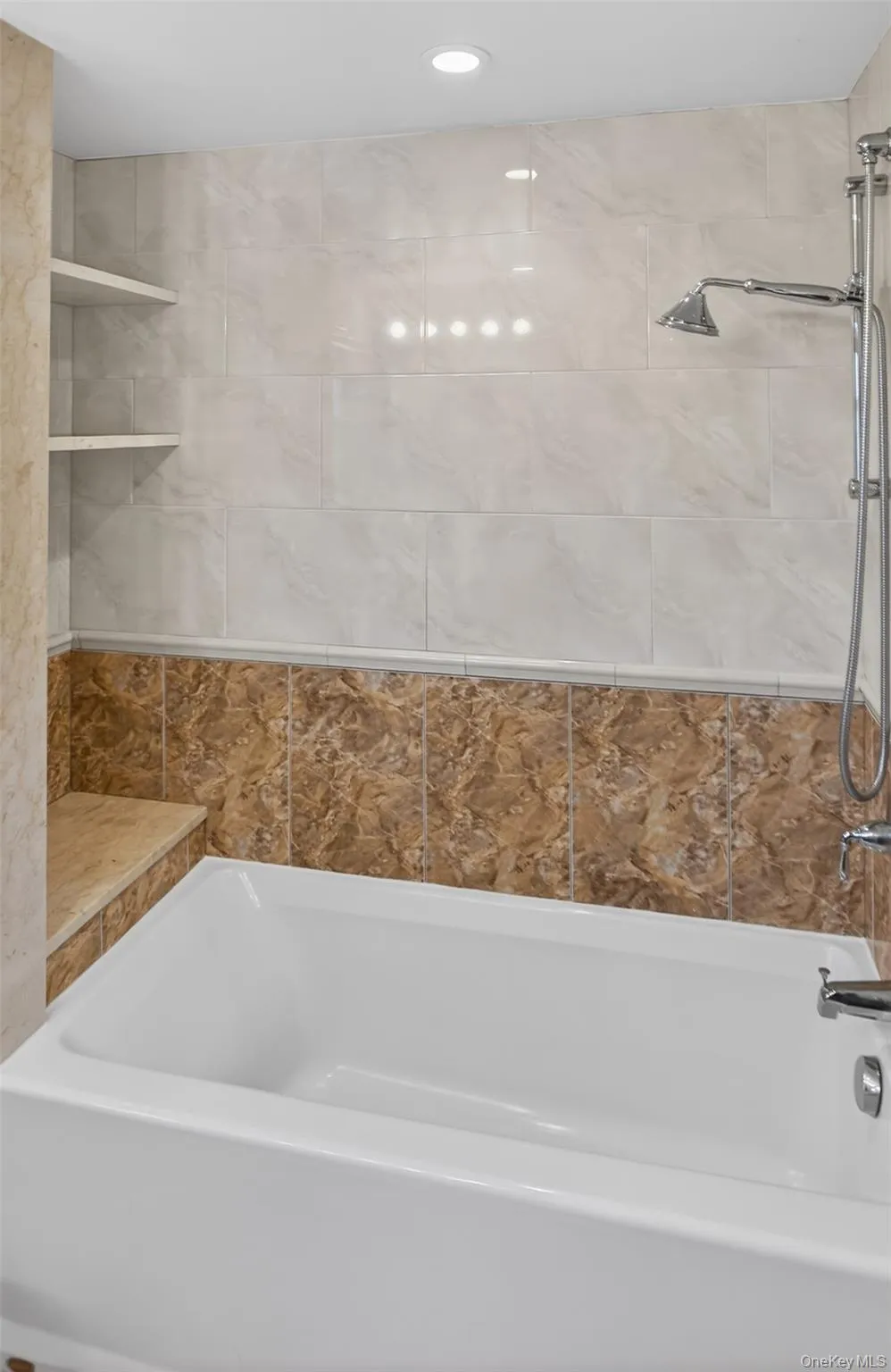 256 Royal Avenue, North Hempstead, NY, 2 Bedrooms Bedrooms, 5 Rooms Rooms,3 BathroomsBathrooms,Residential Lease,For Rent,Royal,0,970748 256 Royal Avenue, North Hempstead, NY, 2 Bedrooms Bedrooms, 5 Rooms Rooms,3 BathroomsBathrooms,Residential Lease,For Rent,Royal,0,970748