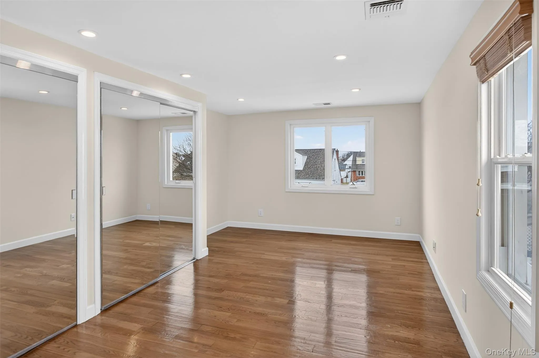 256 Royal Avenue, North Hempstead, NY, 2 Bedrooms Bedrooms, 5 Rooms Rooms,3 BathroomsBathrooms,Residential Lease,For Rent,Royal,0,970748 256 Royal Avenue, North Hempstead, NY, 2 Bedrooms Bedrooms, 5 Rooms Rooms,3 BathroomsBathrooms,Residential Lease,For Rent,Royal,0,970748