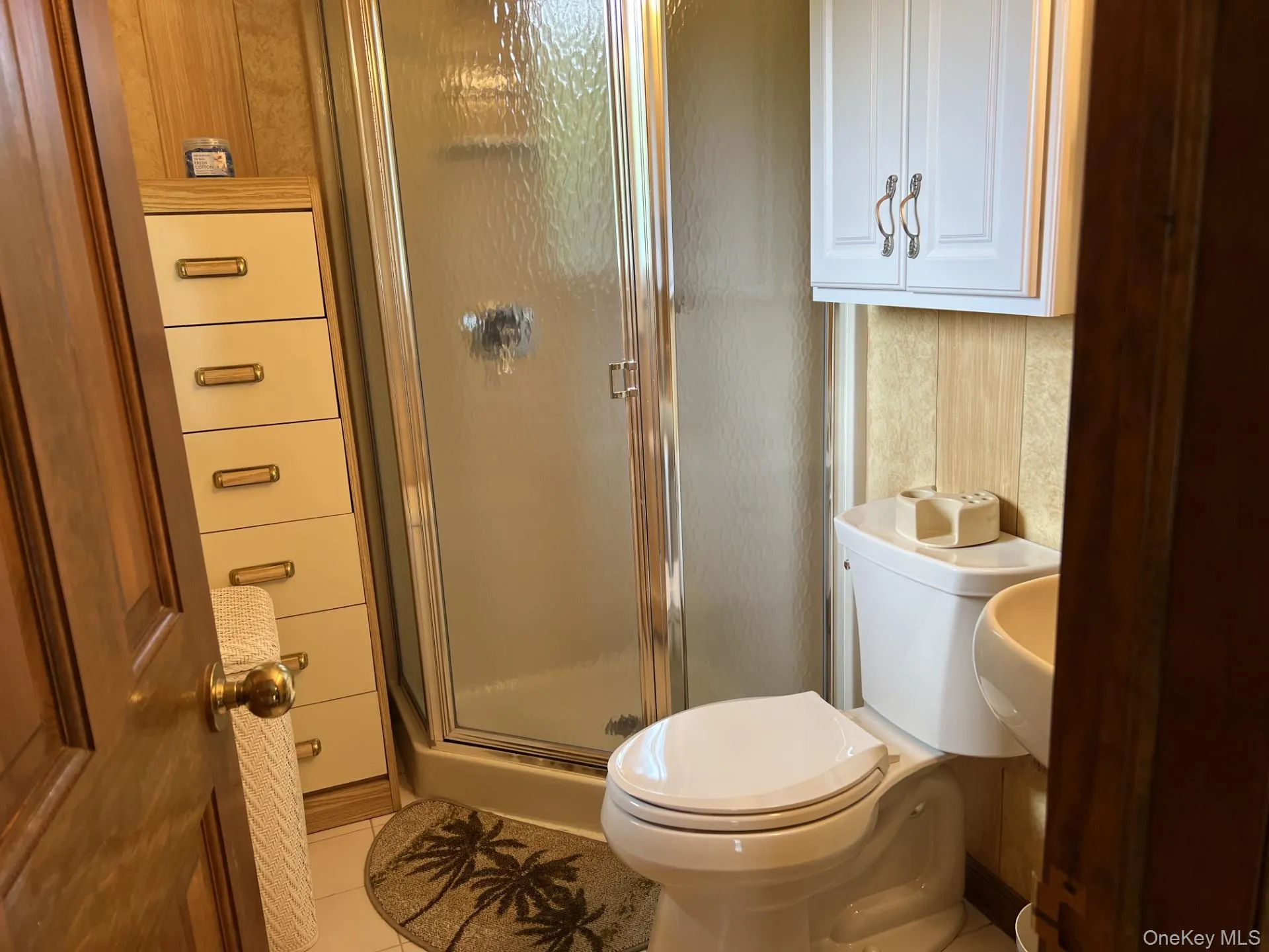 1 of 3 en- suite bathrooms 1 of 3 en- suite bathrooms