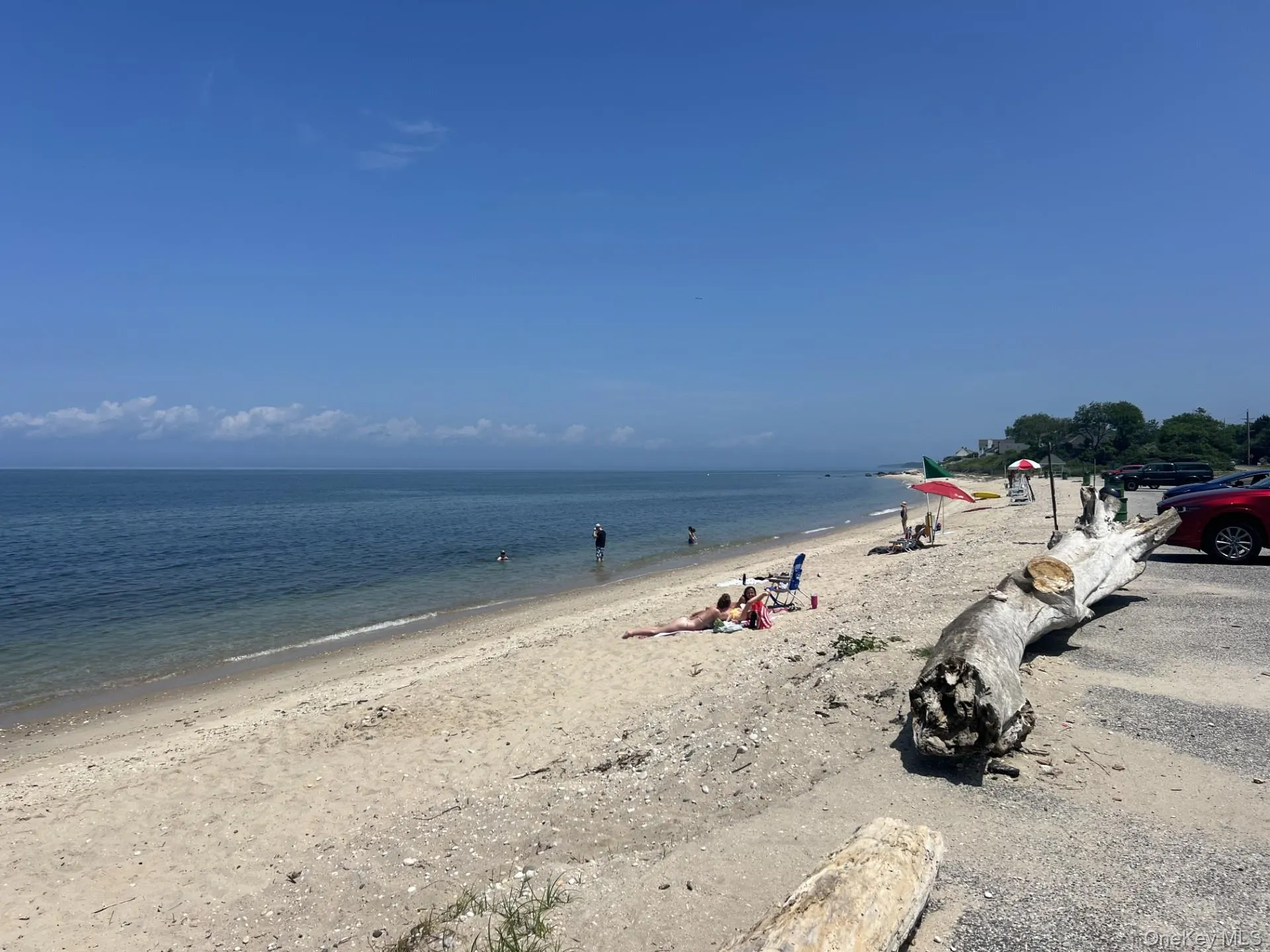 The home is 1/2 mile from Southold Town Beach. The home is 1/2 mile from Southold Town Beach.