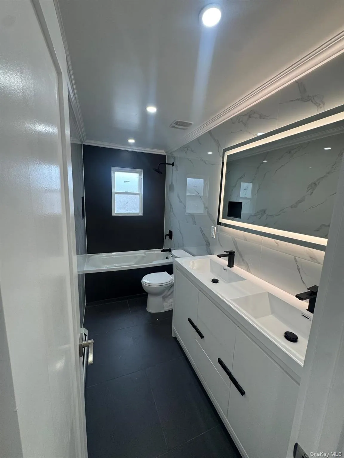 23007 145th Avenue, New York, NY, 4 Bedrooms Bedrooms, 7 Rooms Rooms,2 BathroomsBathrooms,Residential Lease,For Rent,145th,0,970758 23007 145th Avenue, New York, NY, 4 Bedrooms Bedrooms, 7 Rooms Rooms,2 BathroomsBathrooms,Residential Lease,For Rent,145th,0,970758