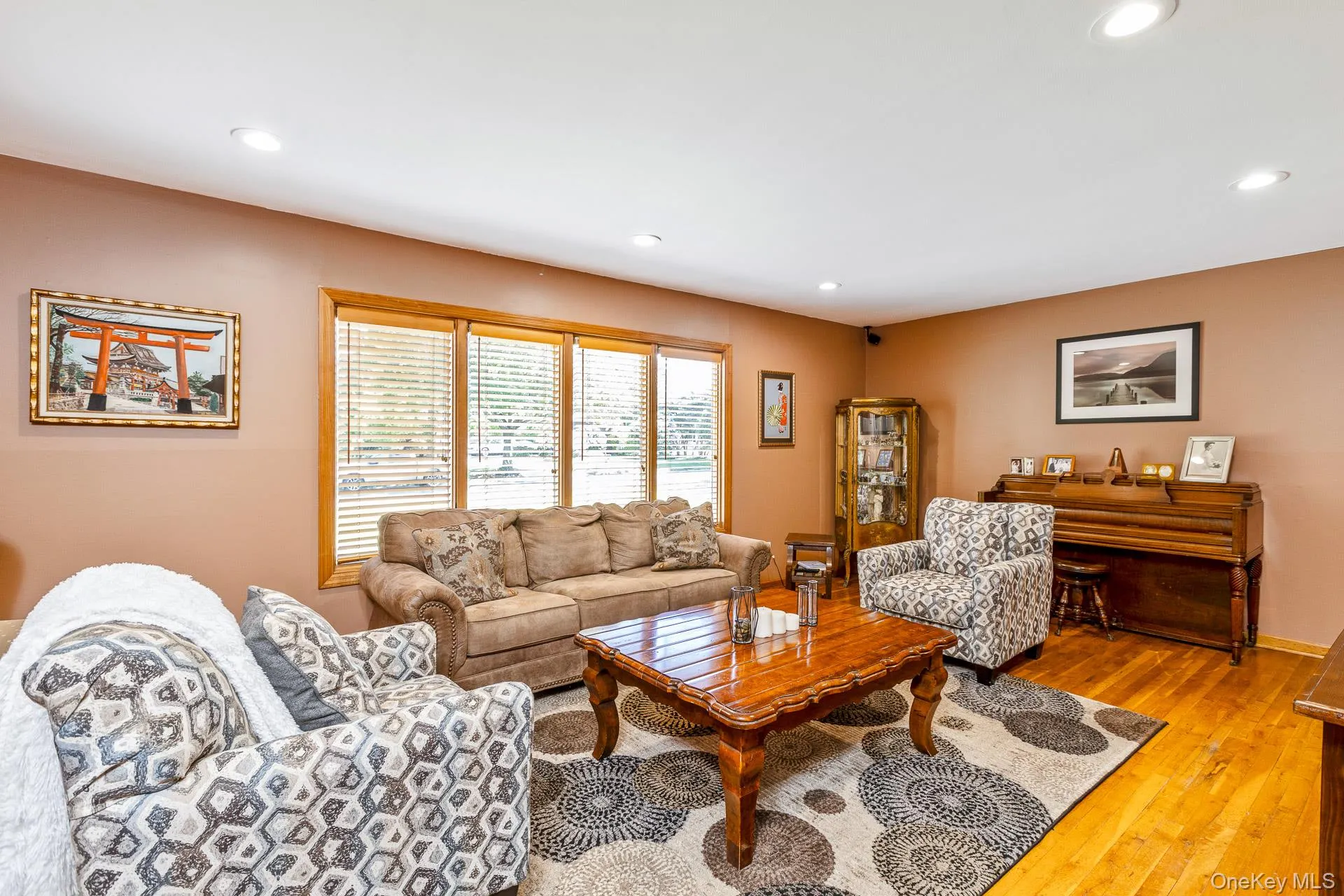 60 Thadford Street, Huntington, NY, 4 Bedrooms Bedrooms, 8 Rooms Rooms,2 BathroomsBathrooms,Residential,For Rent,Thadford,0,970759 60 Thadford Street, Huntington, NY, 4 Bedrooms Bedrooms, 8 Rooms Rooms,2 BathroomsBathrooms,Residential,For Rent,Thadford,0,970759