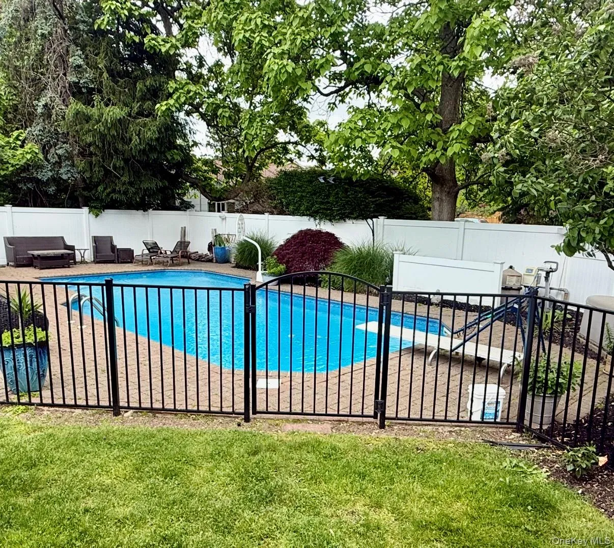 60 Thadford Street, Huntington, NY, 4 Bedrooms Bedrooms, 8 Rooms Rooms,2 BathroomsBathrooms,Residential,For Rent,Thadford,0,970759 60 Thadford Street, Huntington, NY, 4 Bedrooms Bedrooms, 8 Rooms Rooms,2 BathroomsBathrooms,Residential,For Rent,Thadford,0,970759