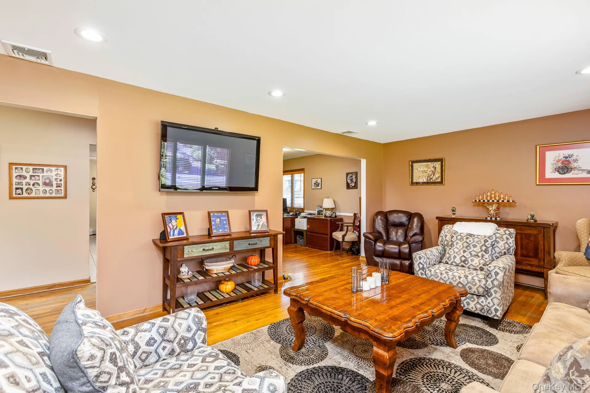 60 Thadford Street, Huntington, NY, 4 Bedrooms Bedrooms, 8 Rooms Rooms,2 BathroomsBathrooms,Residential,For Rent,Thadford,0,970759 60 Thadford Street, Huntington, NY, 4 Bedrooms Bedrooms, 8 Rooms Rooms,2 BathroomsBathrooms,Residential,For Rent,Thadford,0,970759