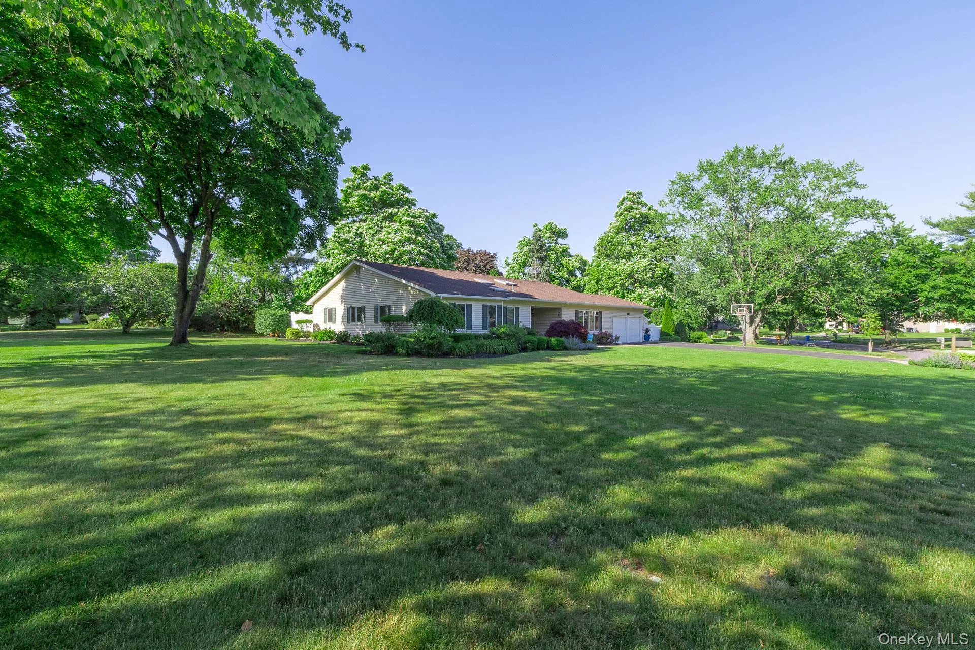 60 Thadford Street, Huntington, NY, 4 Bedrooms Bedrooms, 8 Rooms Rooms,2 BathroomsBathrooms,Residential,For Rent,Thadford,0,970759 60 Thadford Street, Huntington, NY, 4 Bedrooms Bedrooms, 8 Rooms Rooms,2 BathroomsBathrooms,Residential,For Rent,Thadford,0,970759