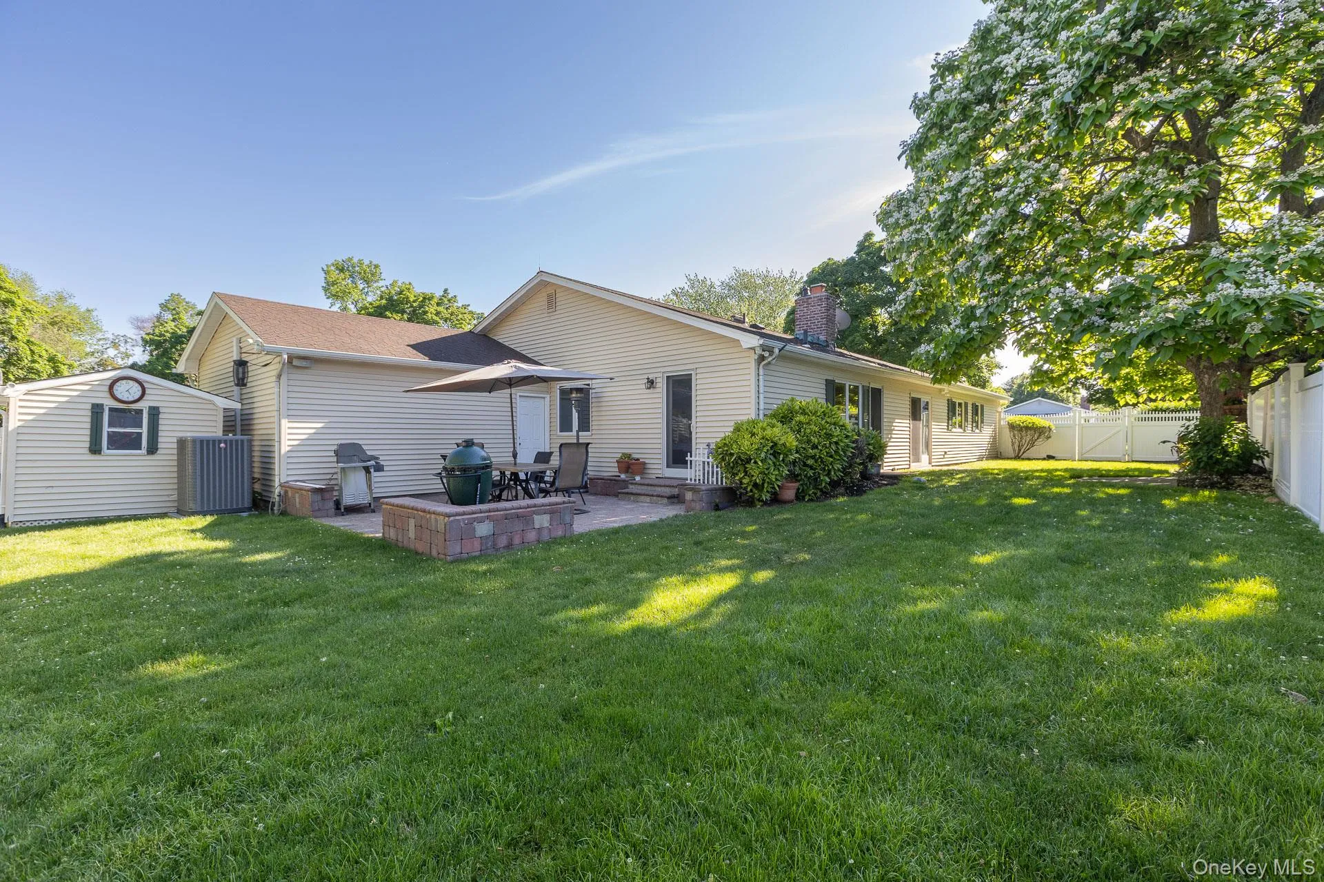 60 Thadford Street, Huntington, NY, 4 Bedrooms Bedrooms, 8 Rooms Rooms,2 BathroomsBathrooms,Residential,For Rent,Thadford,0,970759 60 Thadford Street, Huntington, NY, 4 Bedrooms Bedrooms, 8 Rooms Rooms,2 BathroomsBathrooms,Residential,For Rent,Thadford,0,970759