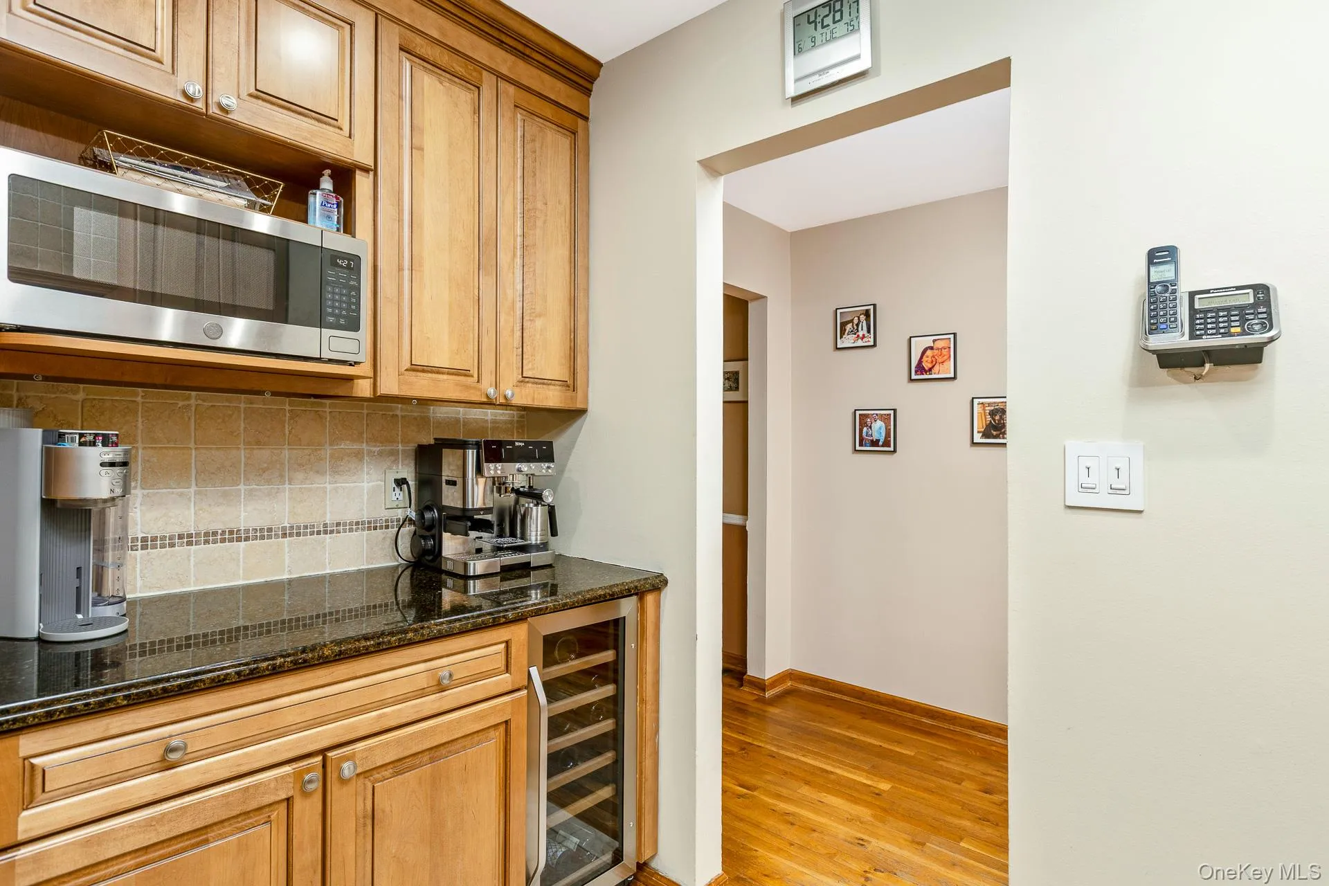 60 Thadford Street, Huntington, NY, 4 Bedrooms Bedrooms, 8 Rooms Rooms,2 BathroomsBathrooms,Residential,For Rent,Thadford,0,970759 60 Thadford Street, Huntington, NY, 4 Bedrooms Bedrooms, 8 Rooms Rooms,2 BathroomsBathrooms,Residential,For Rent,Thadford,0,970759