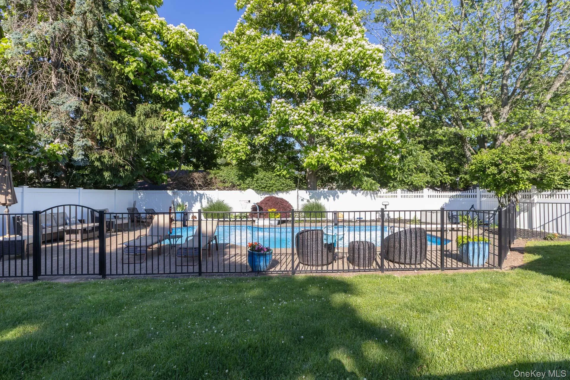 60 Thadford Street, Huntington, NY, 4 Bedrooms Bedrooms, 8 Rooms Rooms,2 BathroomsBathrooms,Residential,For Rent,Thadford,0,970759 60 Thadford Street, Huntington, NY, 4 Bedrooms Bedrooms, 8 Rooms Rooms,2 BathroomsBathrooms,Residential,For Rent,Thadford,0,970759