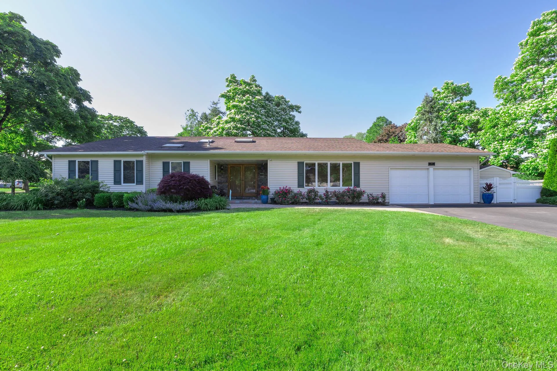 60 Thadford Street, Huntington, NY, 4 Bedrooms Bedrooms, 8 Rooms Rooms,2 BathroomsBathrooms,Residential,For Rent,Thadford,0,970759 60 Thadford Street, Huntington, NY, 4 Bedrooms Bedrooms, 8 Rooms Rooms,2 BathroomsBathrooms,Residential,For Rent,Thadford,0,970759
