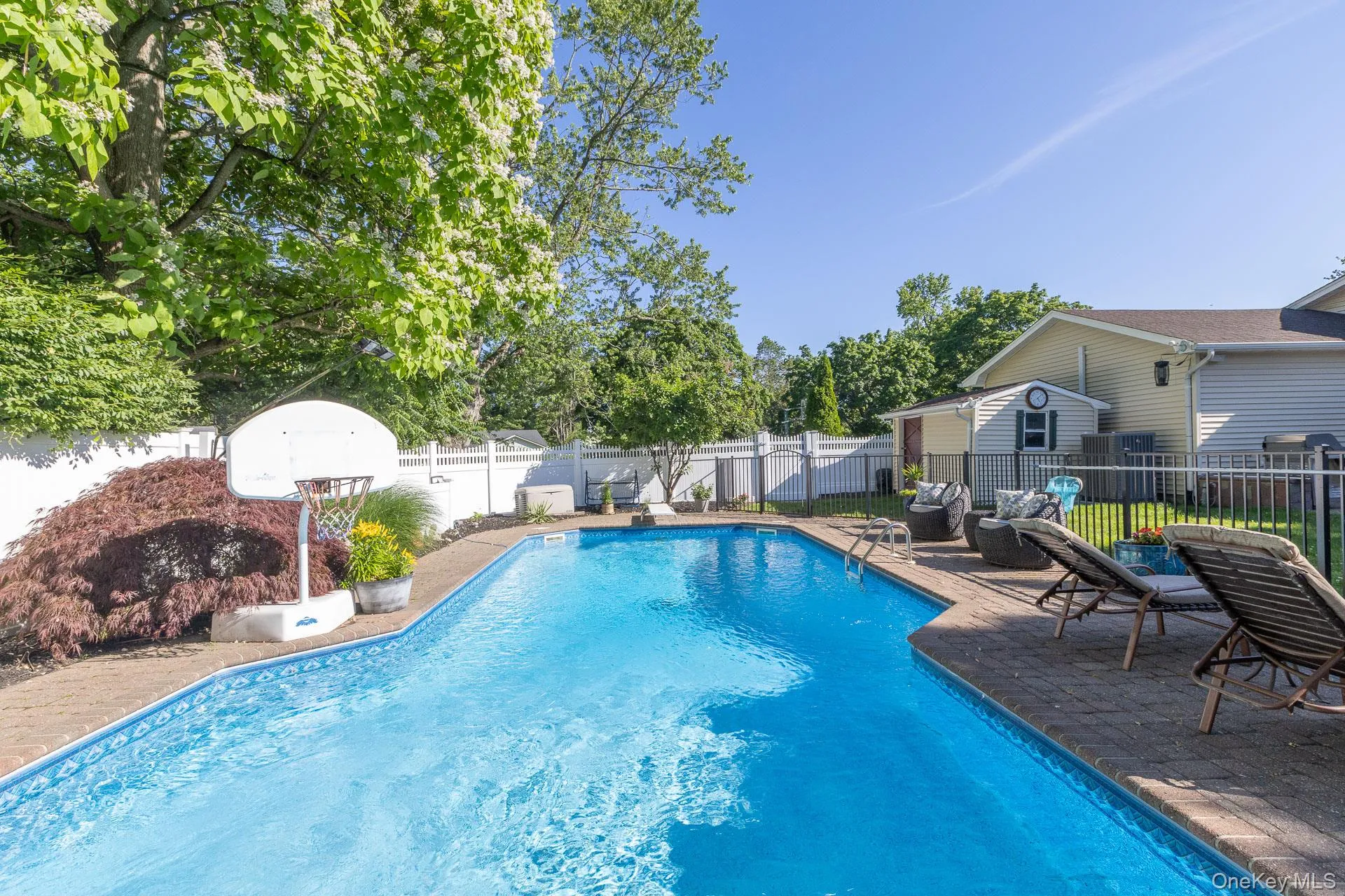 60 Thadford Street, Huntington, NY, 4 Bedrooms Bedrooms, 8 Rooms Rooms,2 BathroomsBathrooms,Residential,For Rent,Thadford,0,970759 60 Thadford Street, Huntington, NY, 4 Bedrooms Bedrooms, 8 Rooms Rooms,2 BathroomsBathrooms,Residential,For Rent,Thadford,0,970759
