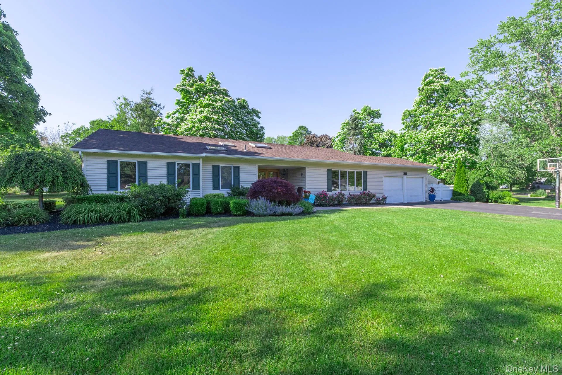 60 Thadford Street, Huntington, NY, 4 Bedrooms Bedrooms, 8 Rooms Rooms,2 BathroomsBathrooms,Residential,For Rent,Thadford,0,970759 60 Thadford Street, Huntington, NY, 4 Bedrooms Bedrooms, 8 Rooms Rooms,2 BathroomsBathrooms,Residential,For Rent,Thadford,0,970759
