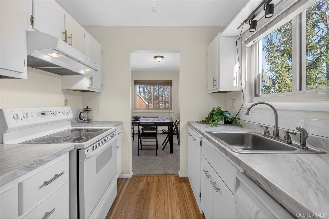 135 Sterling Street, Fishkill, NY, 2 Bedrooms Bedrooms, 5 Rooms Rooms,1 BathroomBathrooms,Residential,For Rent,Sterling,0,970784 135 Sterling Street, Fishkill, NY, 2 Bedrooms Bedrooms, 5 Rooms Rooms,1 BathroomBathrooms,Residential,For Rent,Sterling,0,970784