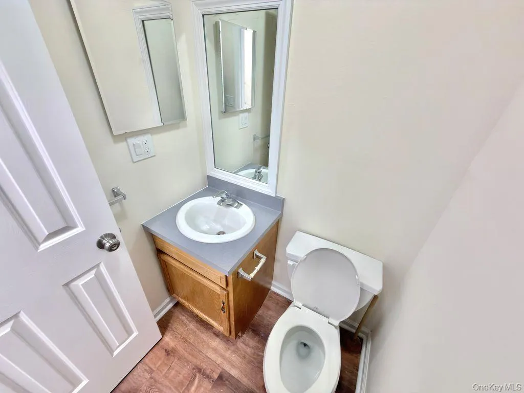 Half bath of similar unit. Half bath of similar unit.
