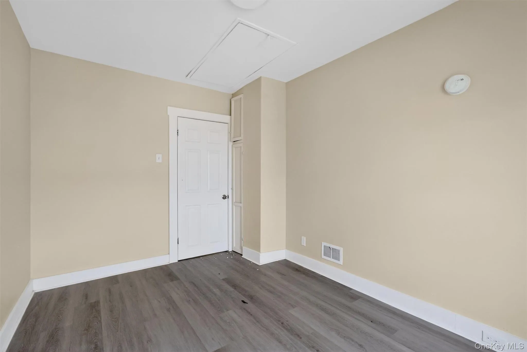 26 1/2 Ridge Street, Middletown, NY, 4 Bedrooms Bedrooms, 8 Rooms Rooms,2 BathroomsBathrooms,Residential,For Rent,Ridge,0,970803 26 1/2 Ridge Street, Middletown, NY, 4 Bedrooms Bedrooms, 8 Rooms Rooms,2 BathroomsBathrooms,Residential,For Rent,Ridge,0,970803