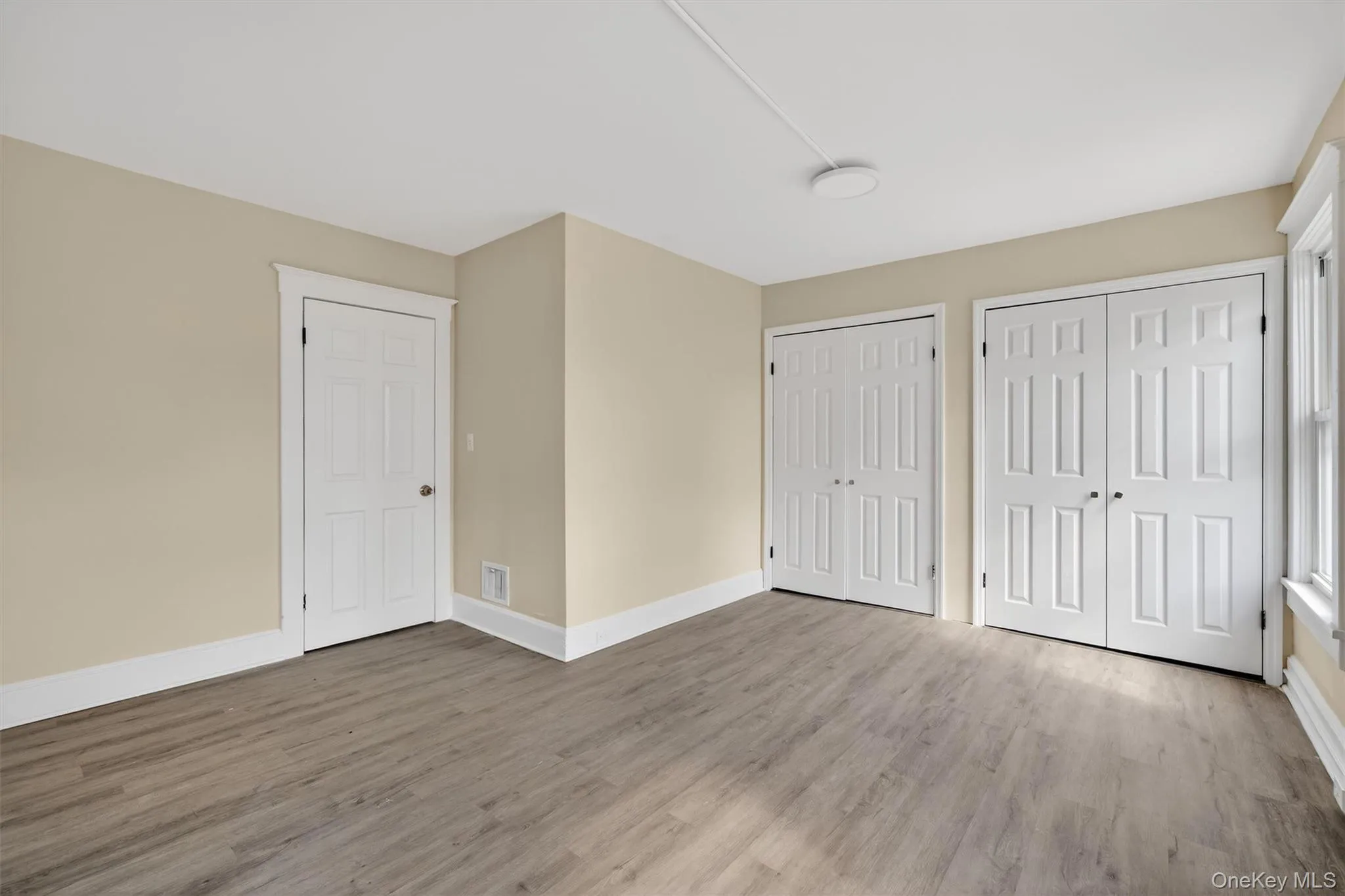 26 1/2 Ridge Street, Middletown, NY, 4 Bedrooms Bedrooms, 8 Rooms Rooms,2 BathroomsBathrooms,Residential,For Rent,Ridge,0,970803 26 1/2 Ridge Street, Middletown, NY, 4 Bedrooms Bedrooms, 8 Rooms Rooms,2 BathroomsBathrooms,Residential,For Rent,Ridge,0,970803