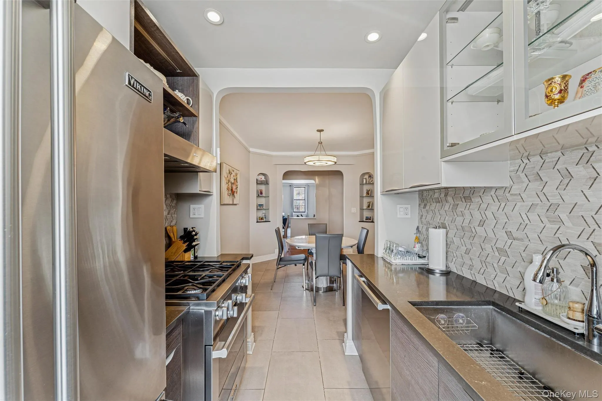 84-51 Beverly Road, New York, NY, 1 Bedroom Bedrooms, 5 Rooms Rooms,1 BathroomBathrooms,Residential,For Rent,Beverly,0,970848 84-51 Beverly Road, New York, NY, 1 Bedroom Bedrooms, 5 Rooms Rooms,1 BathroomBathrooms,Residential,For Rent,Beverly,0,970848