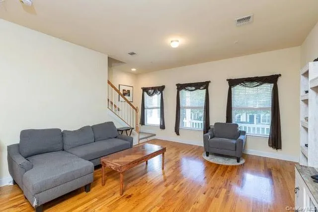31 Barley Lane, Brookhaven, NY, 2 Bedrooms Bedrooms, 5 Rooms Rooms,1 BathroomBathrooms,Residential,For Rent,Barley,0,970853 31 Barley Lane, Brookhaven, NY, 2 Bedrooms Bedrooms, 5 Rooms Rooms,1 BathroomBathrooms,Residential,For Rent,Barley,0,970853
