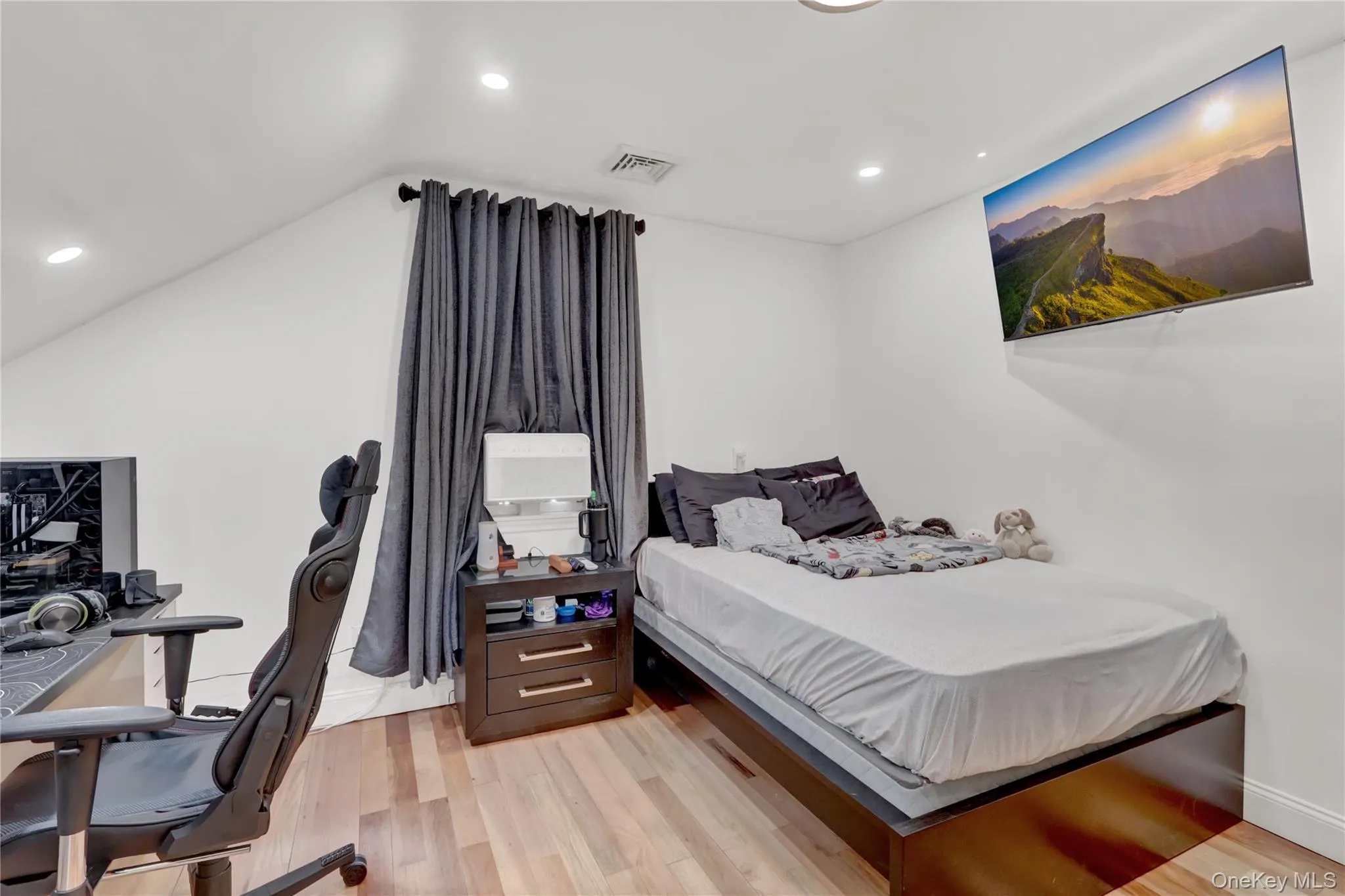 26 Hilbert Street, Hempstead, NY, 4 Bedrooms Bedrooms, 9 Rooms Rooms,4 BathroomsBathrooms,Residential Sale,For Rent,Hilbert,0,970880 26 Hilbert Street, Hempstead, NY, 4 Bedrooms Bedrooms, 9 Rooms Rooms,4 BathroomsBathrooms,Residential Sale,For Rent,Hilbert,0,970880